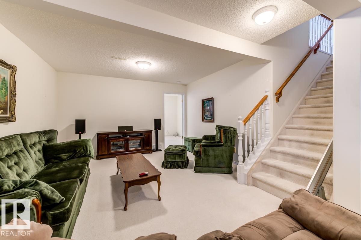 #7 9731 174 St Nw, Edmonton, AB - Indoor