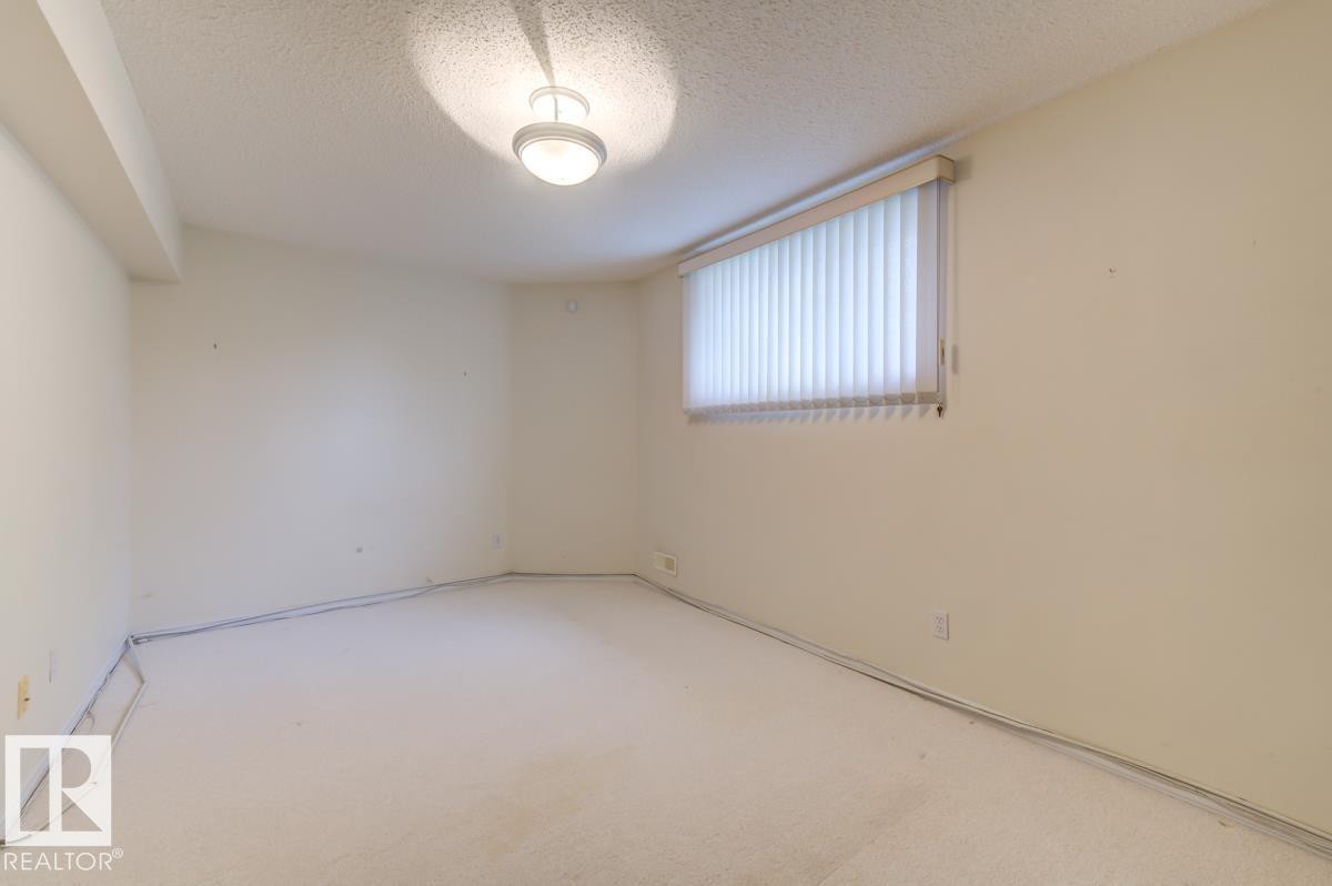 #7 9731 174 St Nw, Edmonton, AB - Indoor Photo Showing Other Room