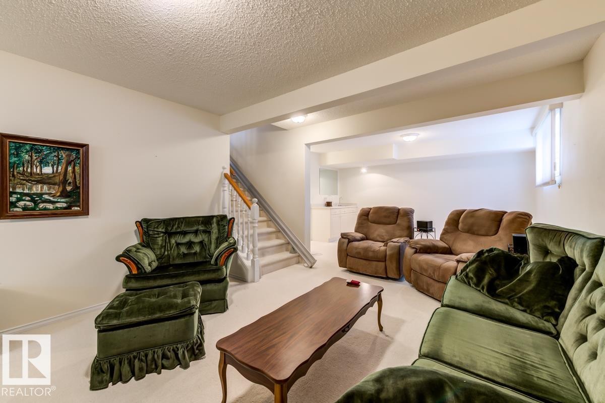 #7 9731 174 St Nw, Edmonton, AB - Indoor Photo Showing Other Room
