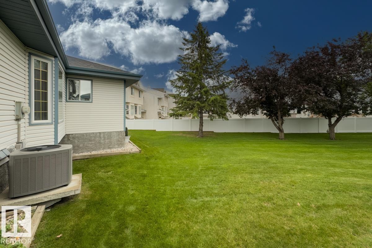 #7 9731 174 St Nw, Edmonton, AB - Outdoor