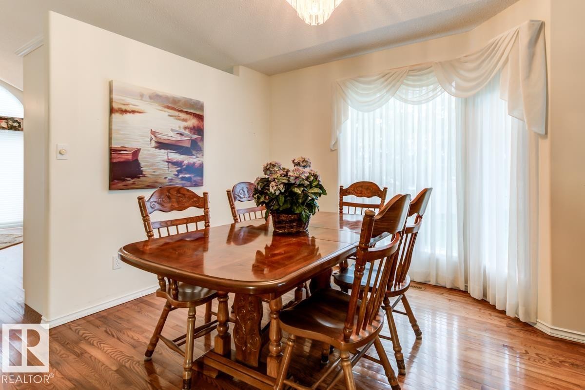 #7 9731 174 St Nw, Edmonton, AB - Indoor Photo Showing Dining Room