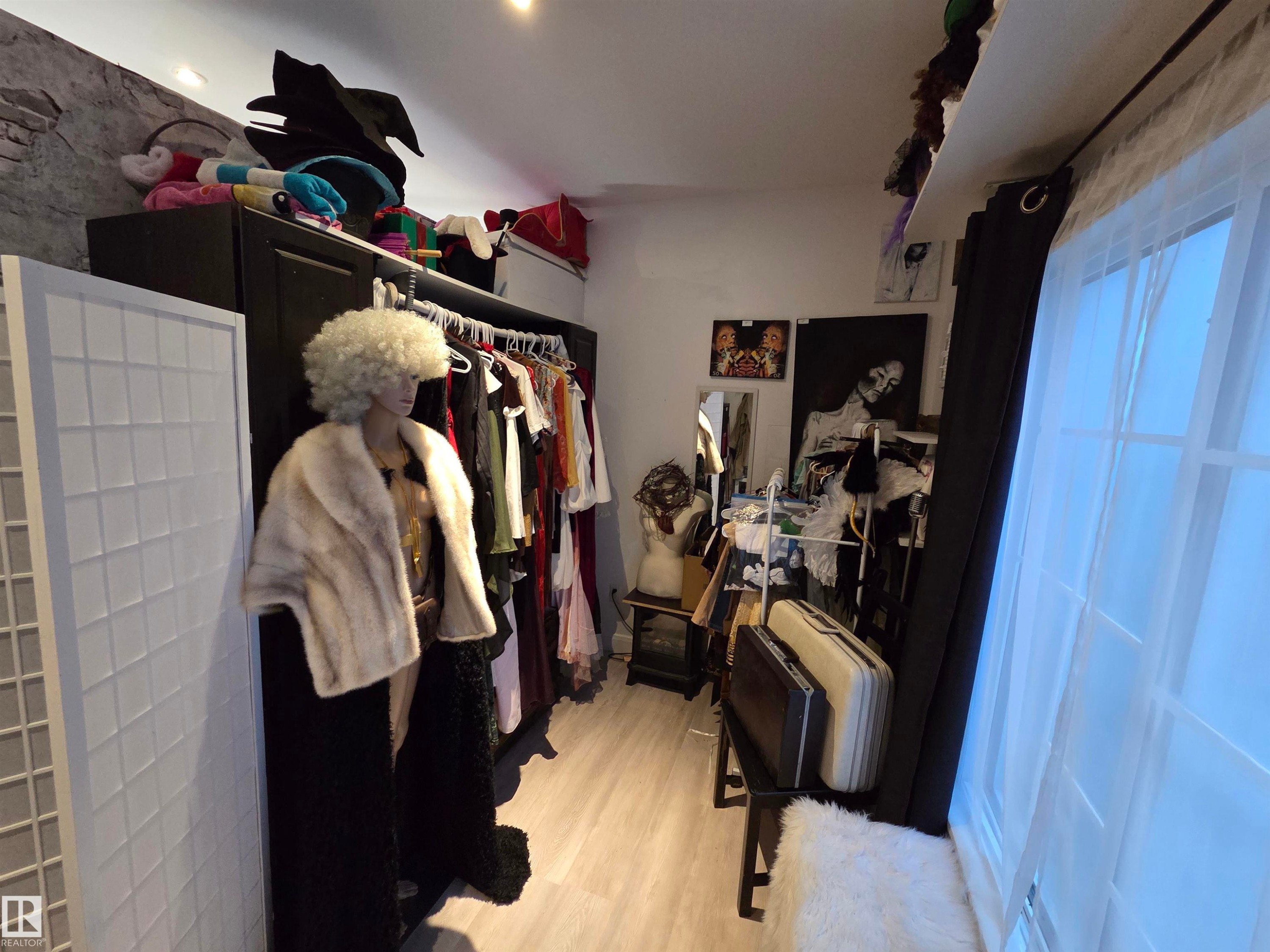 Image quality insufficient for description - 2514 149 Avenue, Edmonton, AB