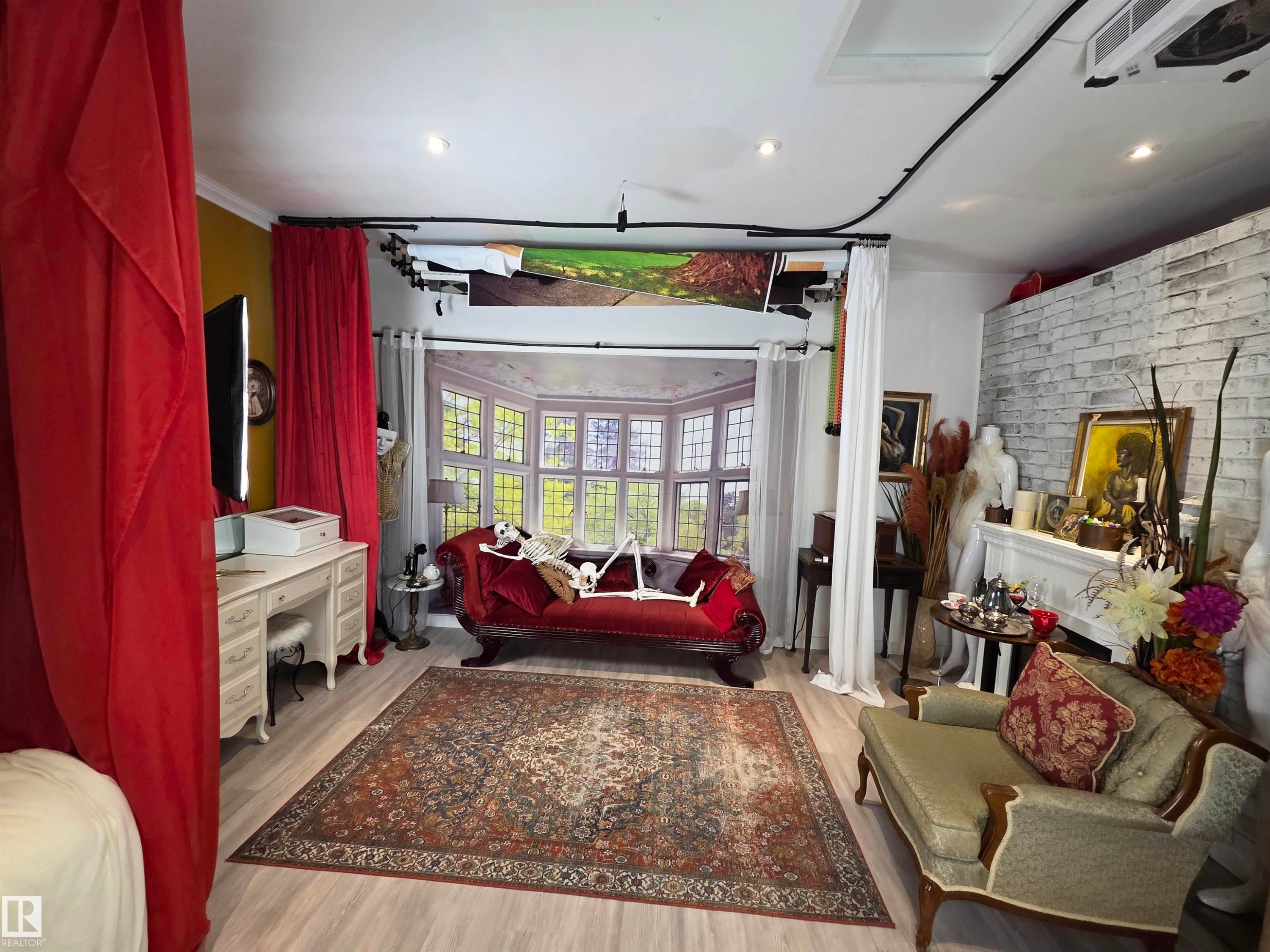 Image quality insufficient for description - 2514 149 Avenue, Edmonton, AB