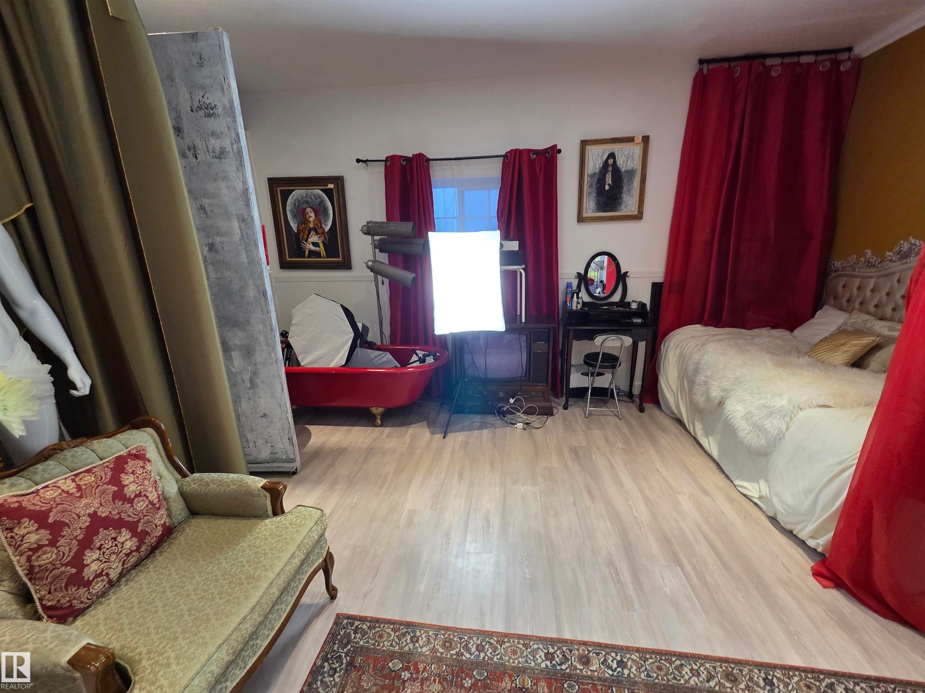 Image quality insufficient for description - 2514 149 Avenue, Edmonton, AB