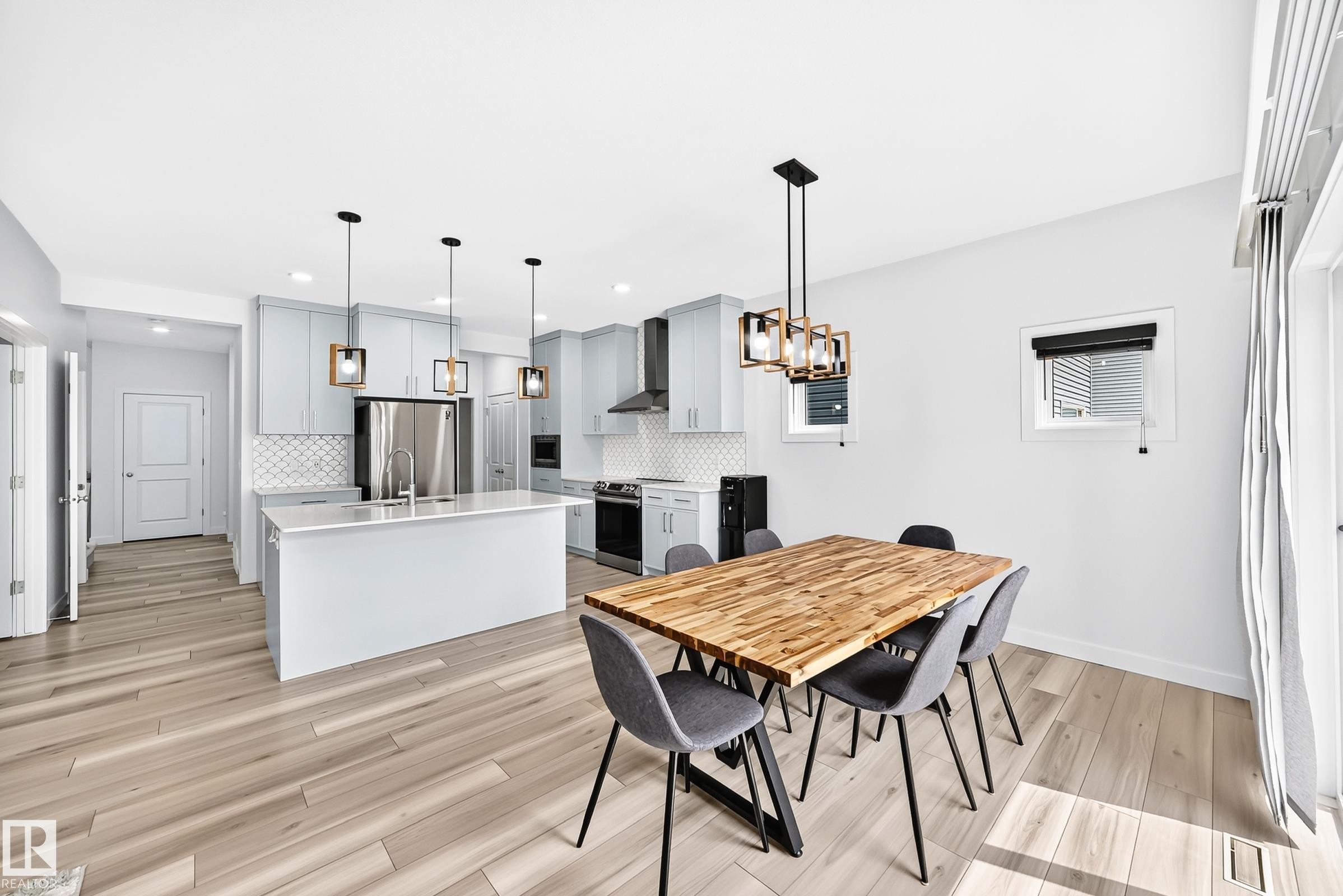 3751 Cross Landing Sw, Edmonton, AB - Indoor