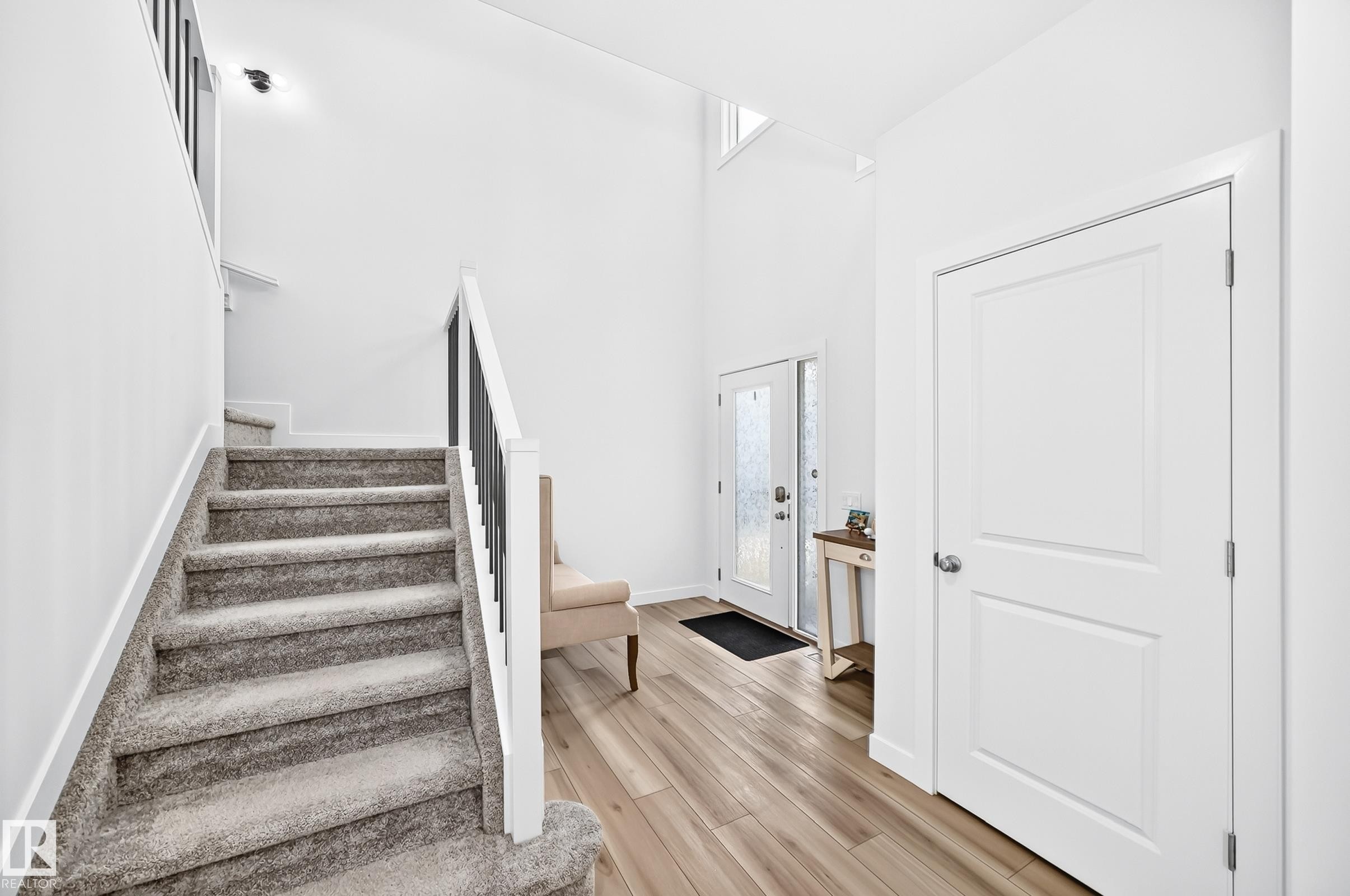3751 Cross Landing Sw, Edmonton, AB - Indoor Photo Showing Other Room