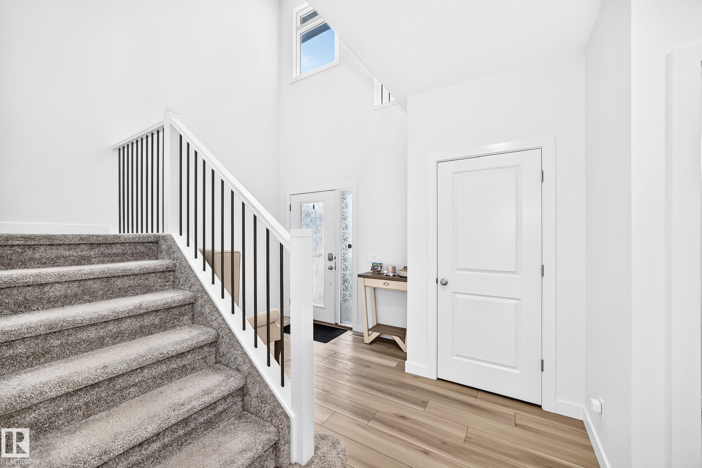 3751 Cross Landing Sw, Edmonton, AB - Indoor Photo Showing Other Room