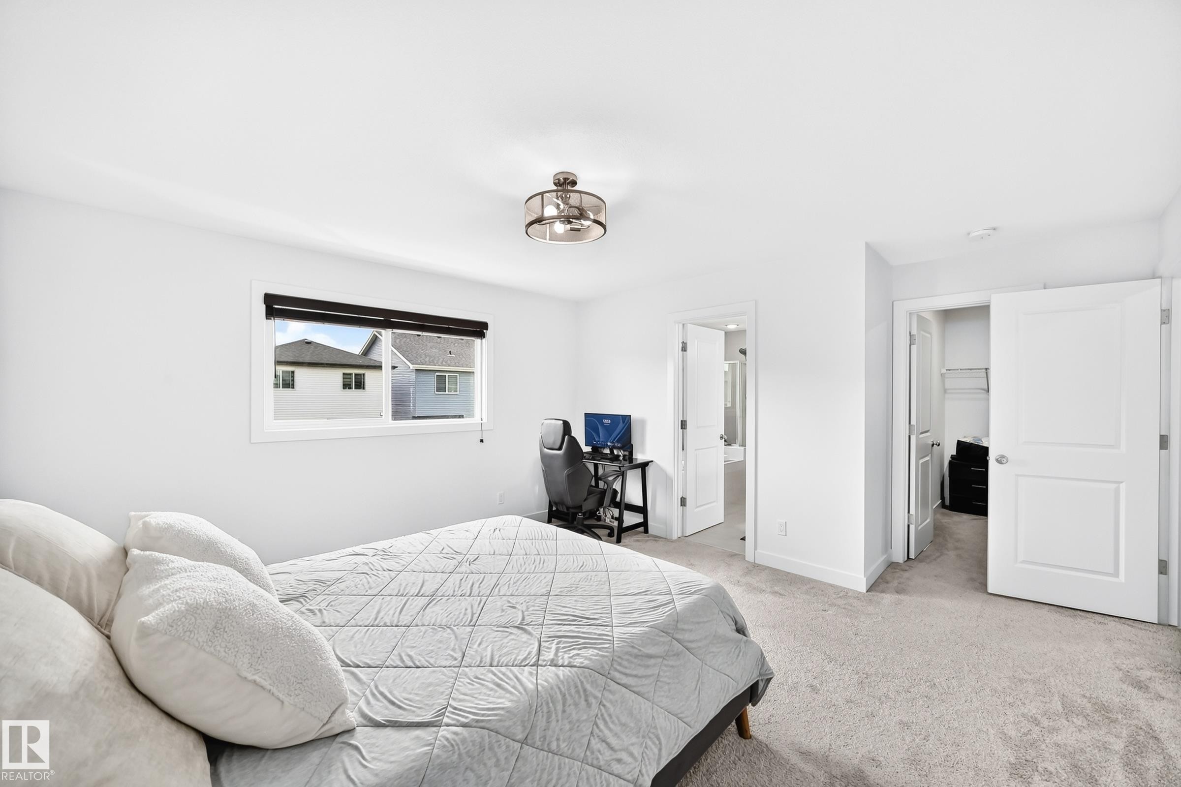 3751 Cross Landing Sw, Edmonton, AB - Indoor Photo Showing Bedroom