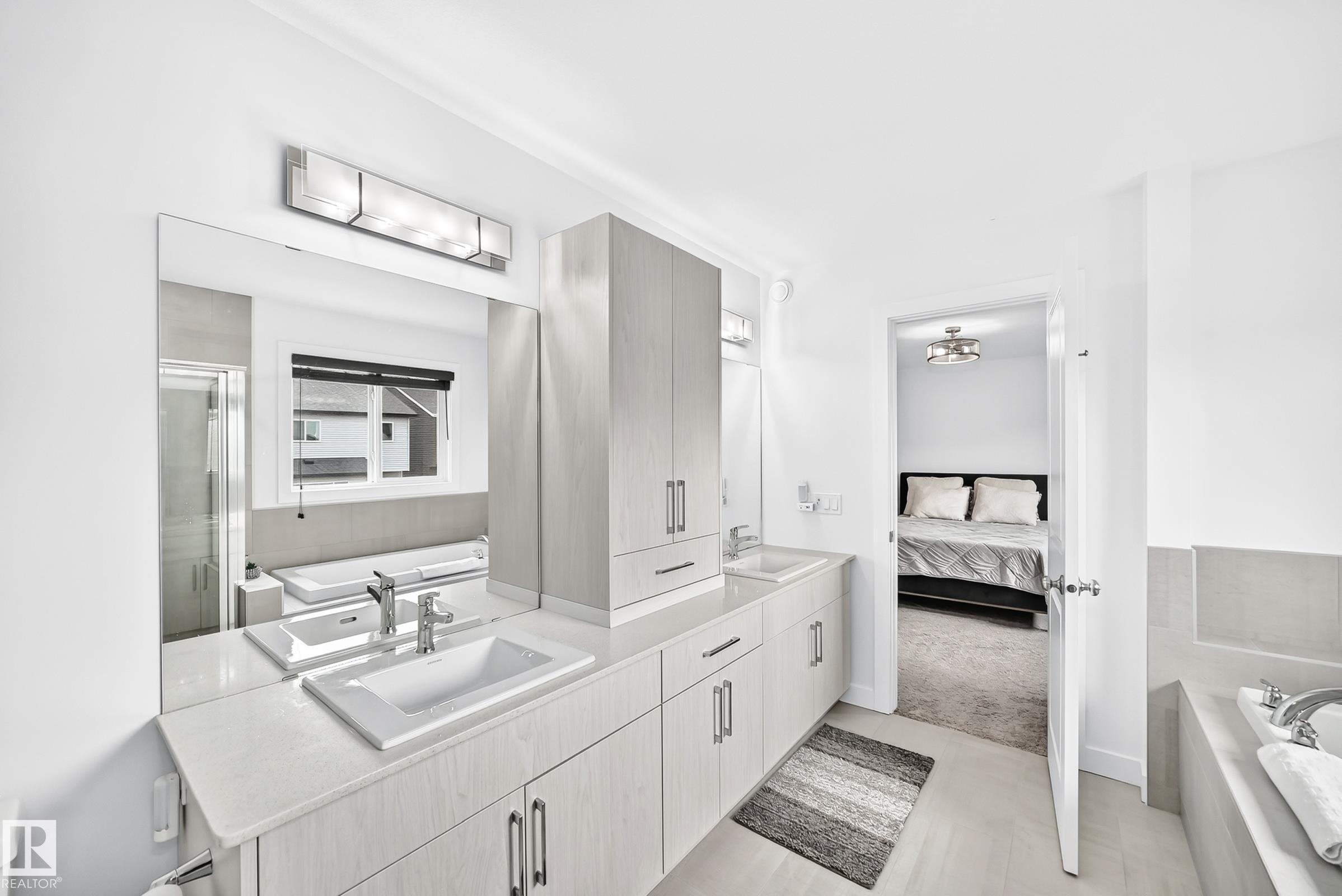 3751 Cross Landing Sw, Edmonton, AB - Indoor Photo Showing Bathroom