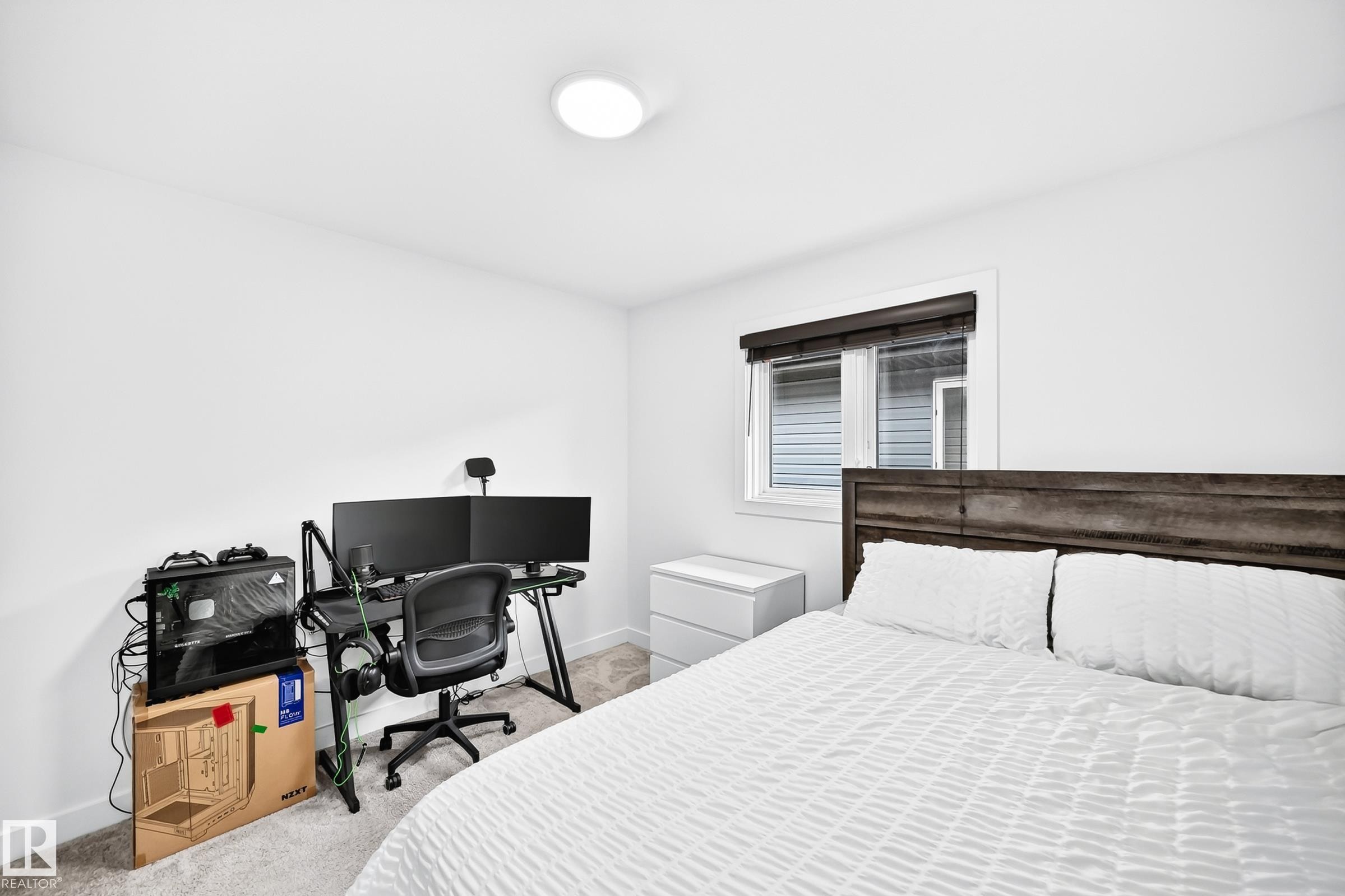 3751 Cross Landing Sw, Edmonton, AB - Indoor Photo Showing Bedroom