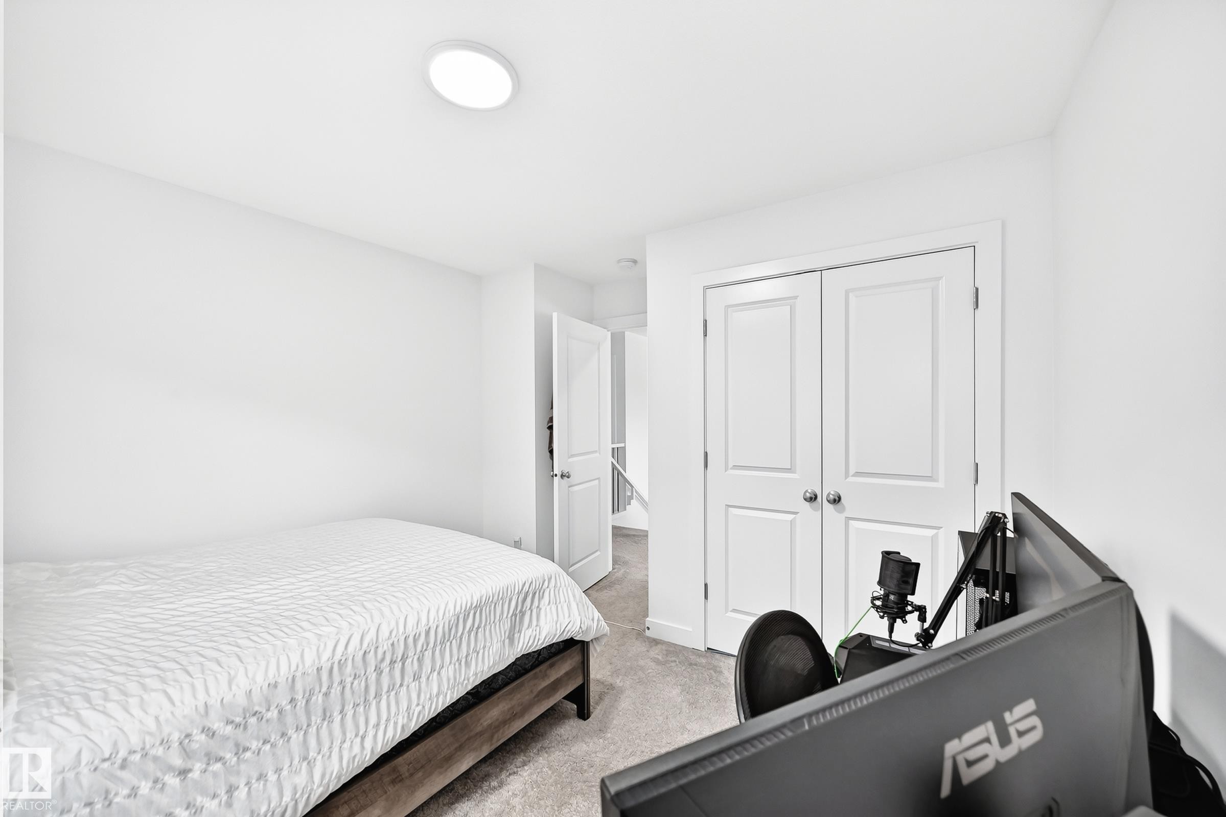 3751 Cross Landing Sw, Edmonton, AB - Indoor Photo Showing Bedroom
