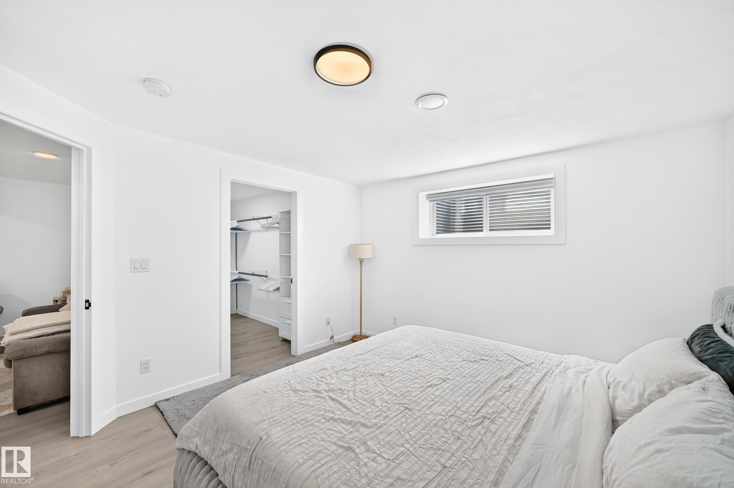 3751 Cross Landing Sw, Edmonton, AB - Indoor Photo Showing Bedroom