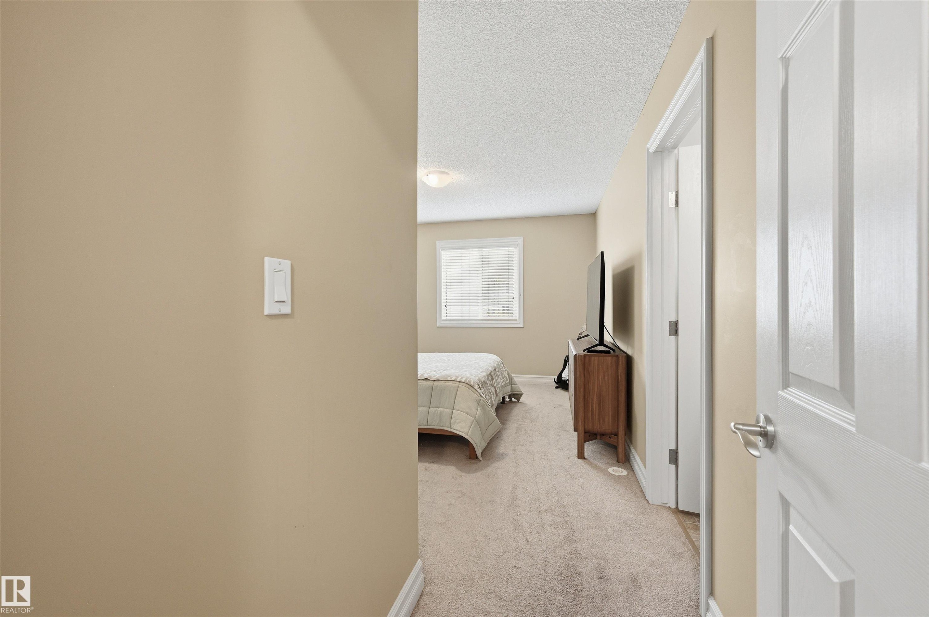 11 5317 3 Avenue, Edmonton, AB