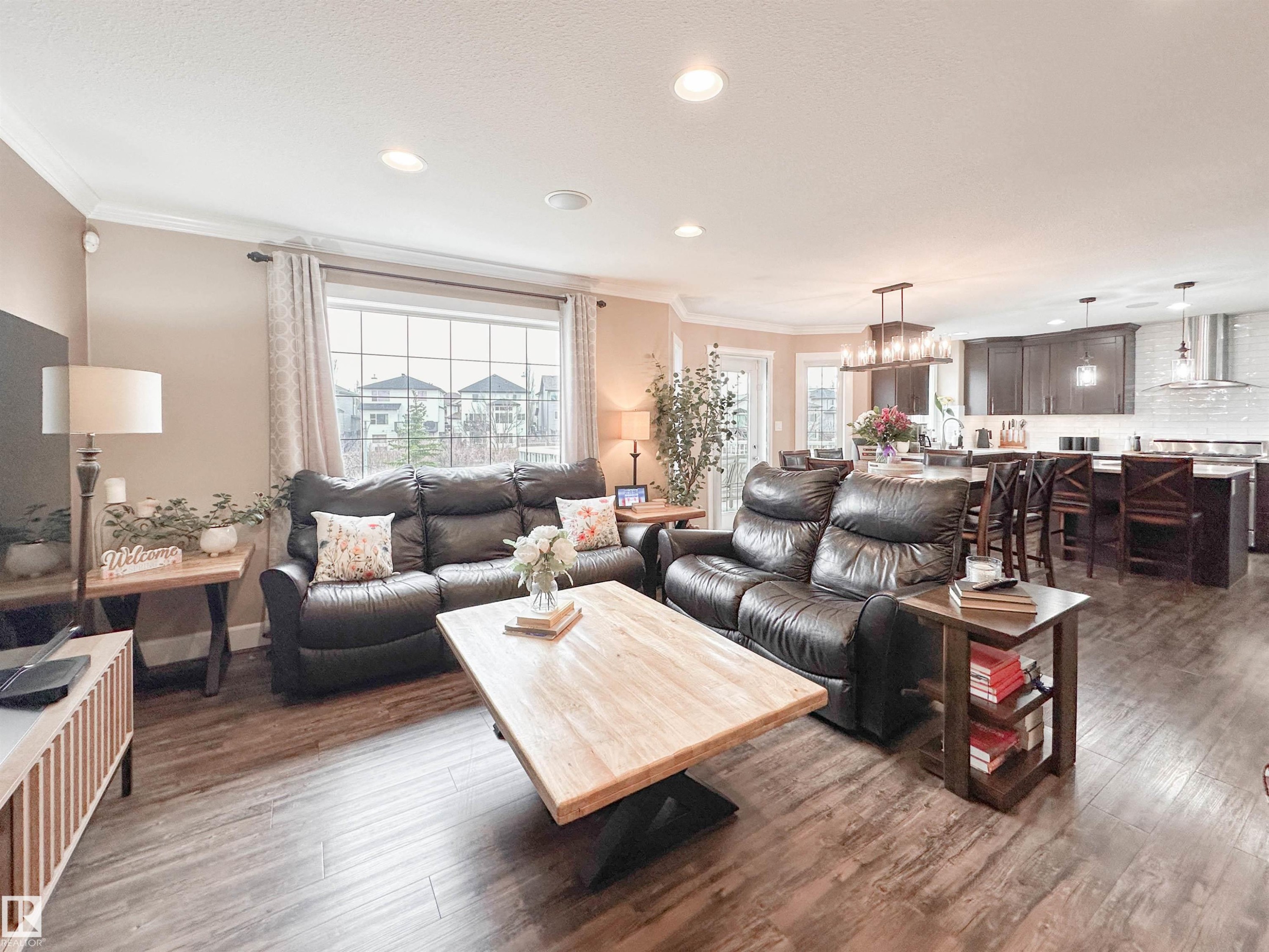 13715 149 Avenue, Edmonton, AB - Indoor Photo Showing Living Room