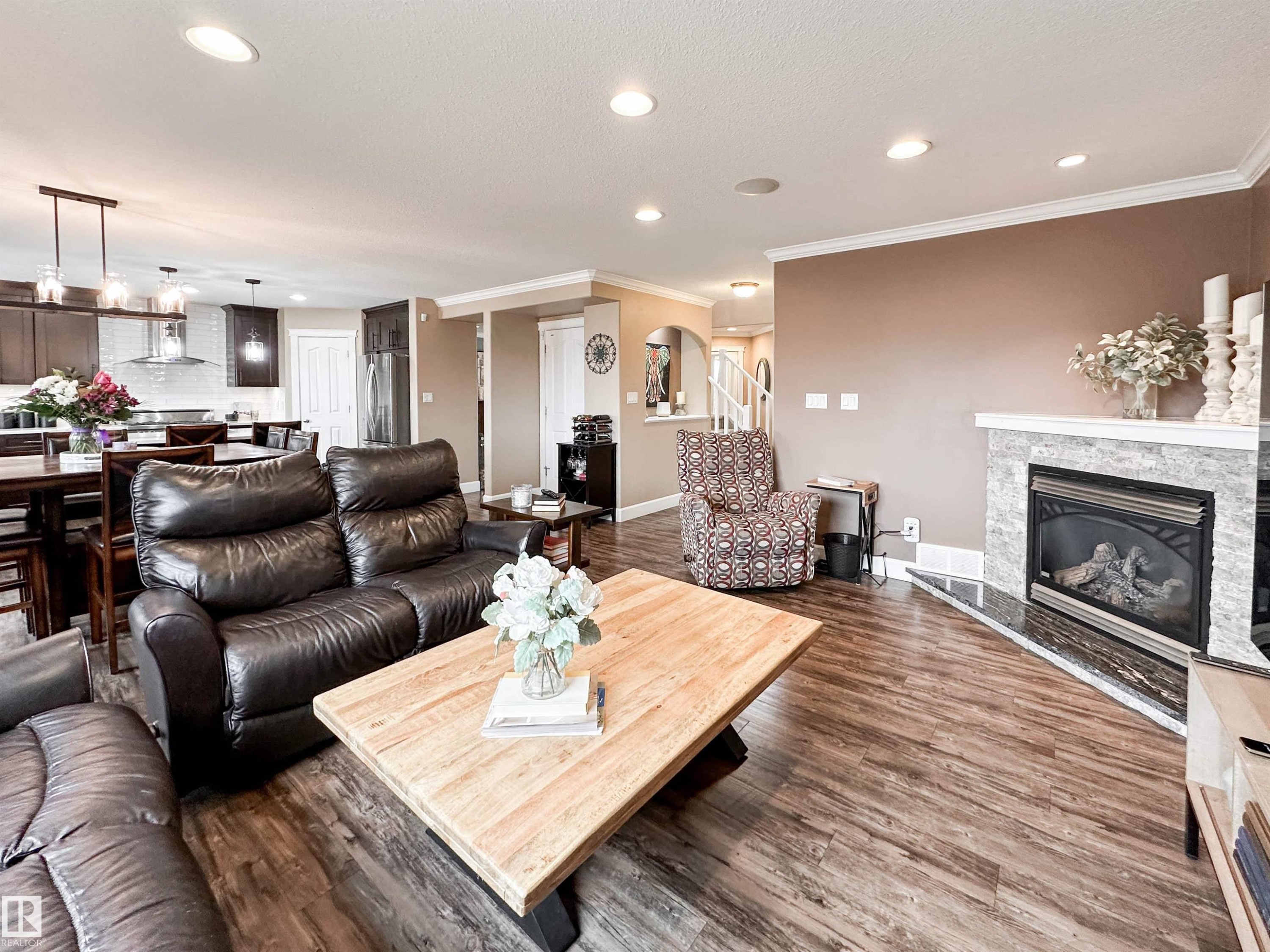 13715 149 Avenue, Edmonton, AB - Indoor Photo Showing Living Room With Fireplace