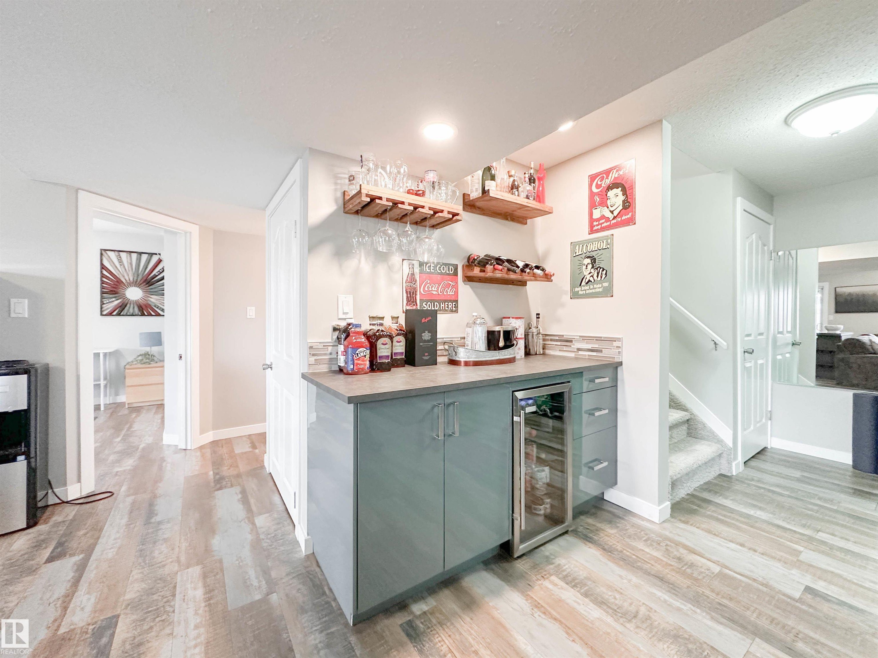 13715 149 Avenue, Edmonton, AB - Indoor Photo Showing Kitchen