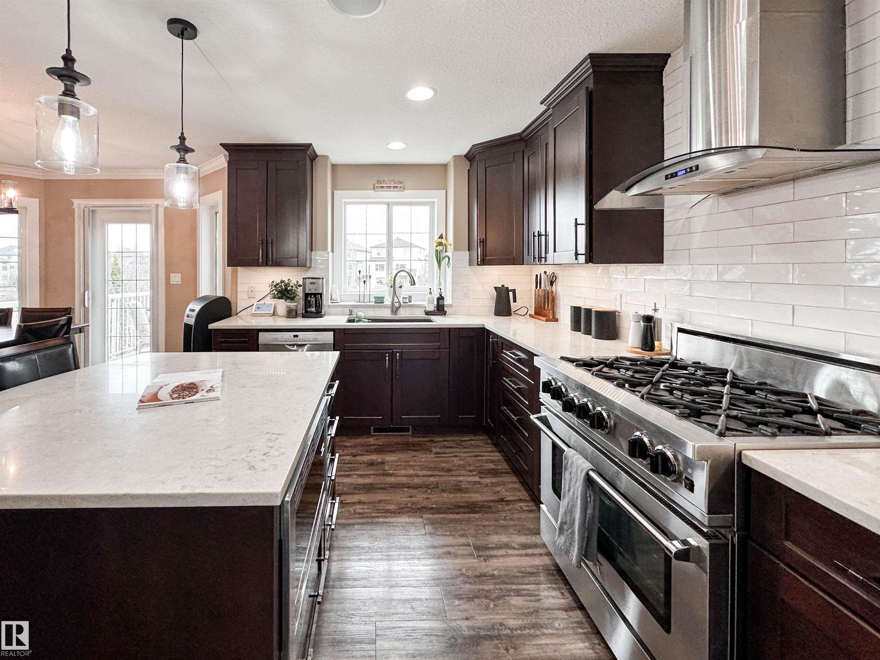 13715 149 Avenue, Edmonton, AB - Indoor Photo Showing Kitchen With Upgraded Kitchen