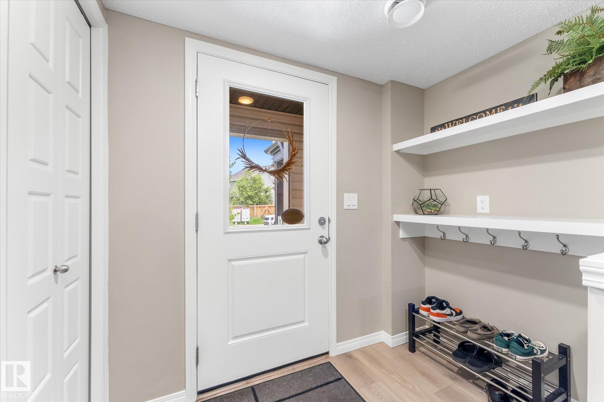 20035 20 Avenue, Edmonton, AB