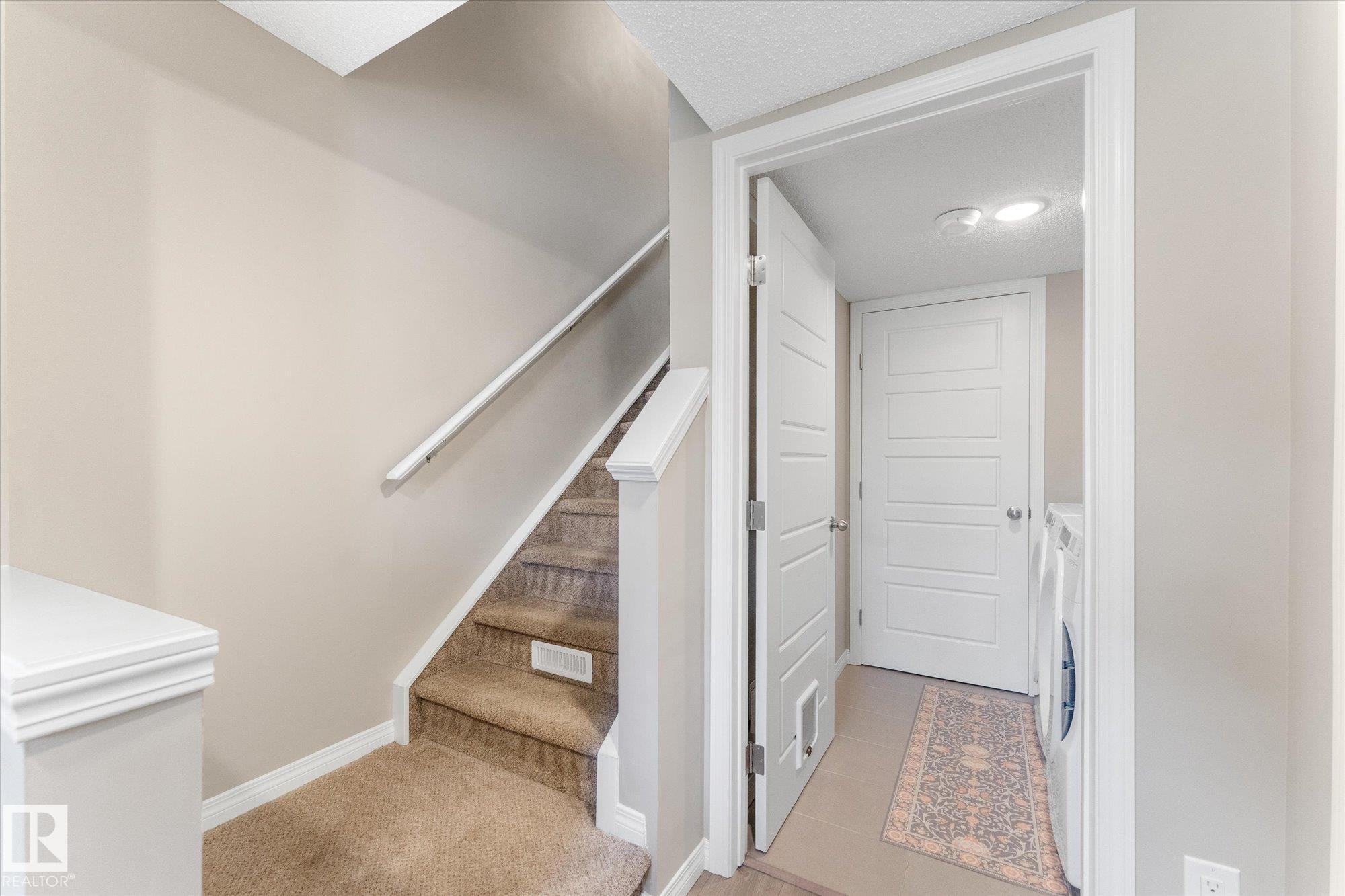 20035 20 Avenue, Edmonton, AB
