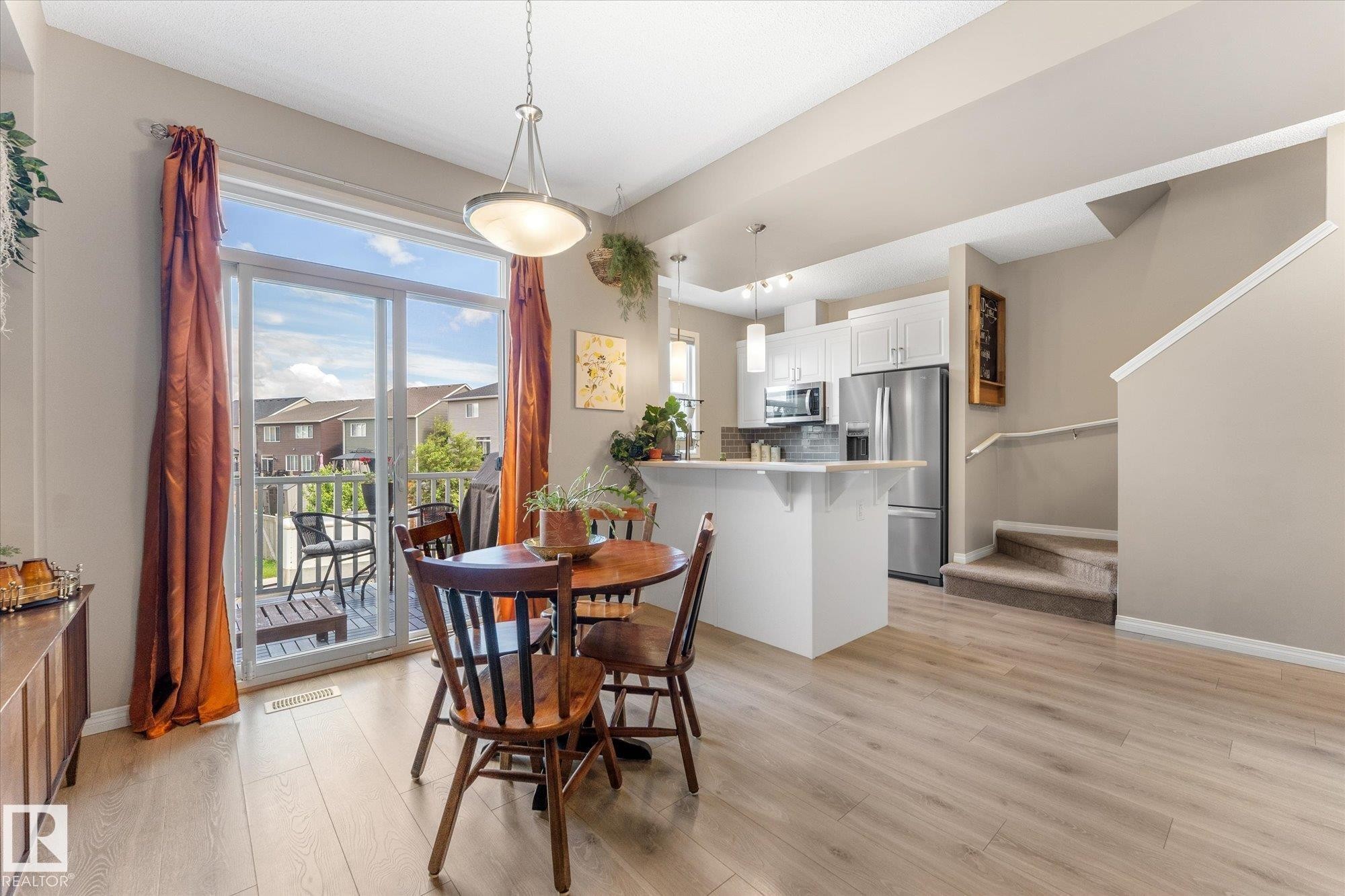 20035 20 Avenue, Edmonton, AB