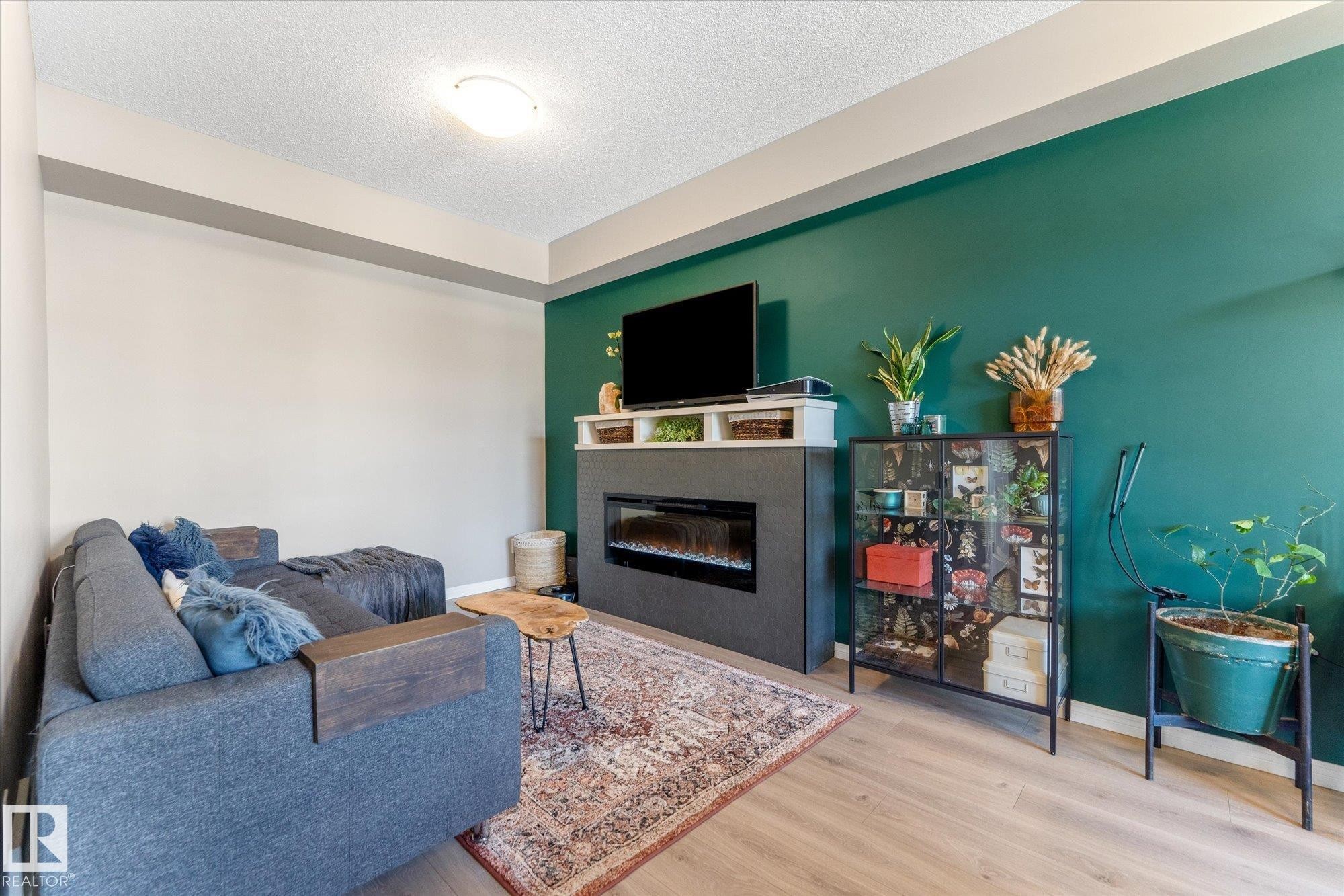20035 20 Avenue, Edmonton, AB