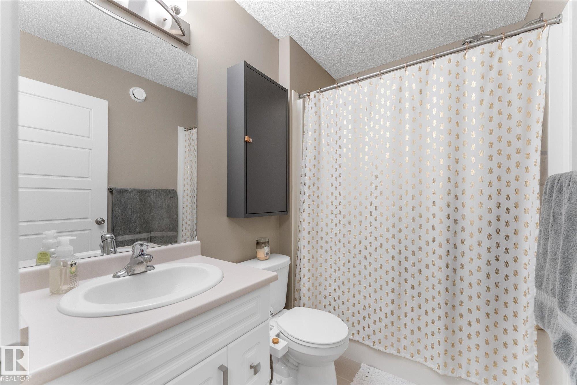 20035 20 Avenue, Edmonton, AB