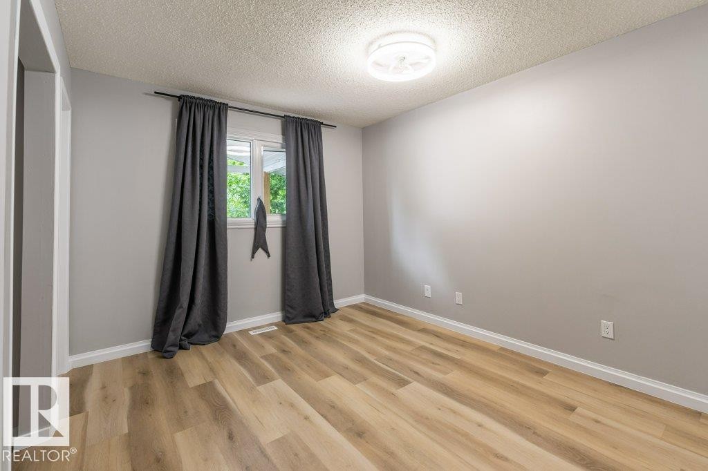 2016 82 Street Nw, Edmonton, AB - Indoor Photo Showing Other Room