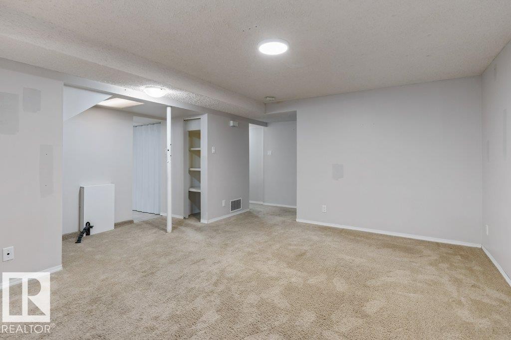 2016 82 Street Nw, Edmonton, AB - Indoor