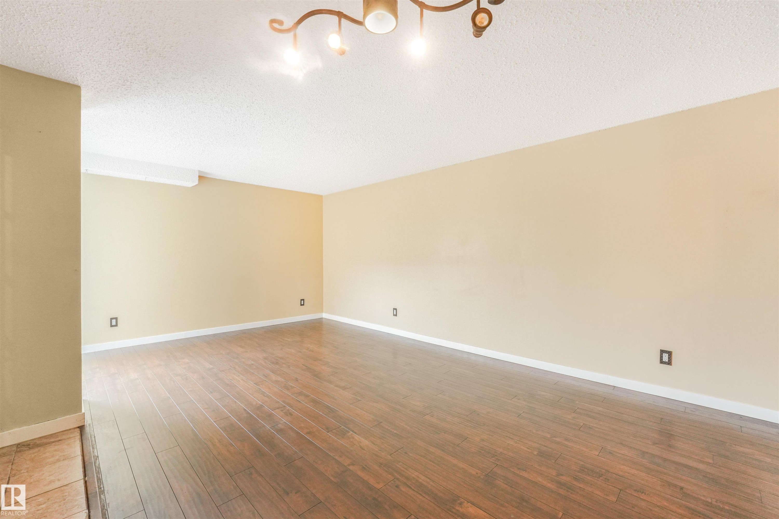 2921 130 Avenue, Edmonton, AB