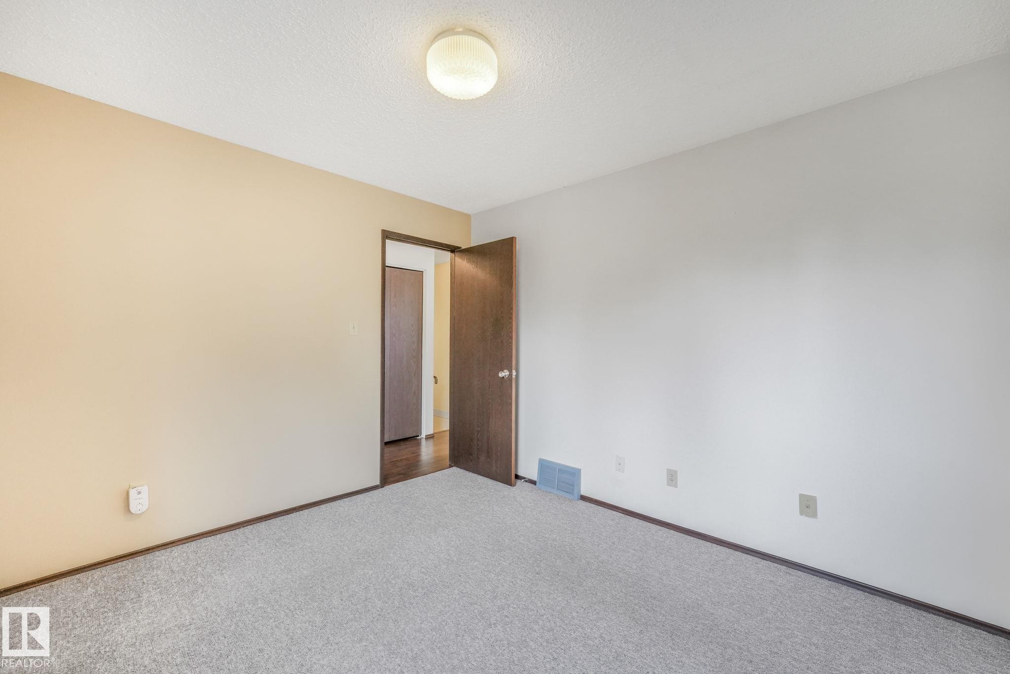 2921 130 Avenue, Edmonton, AB