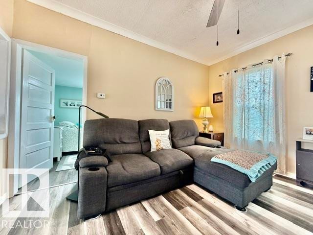 5505 45 Avenue, Wetaskiwin, AB