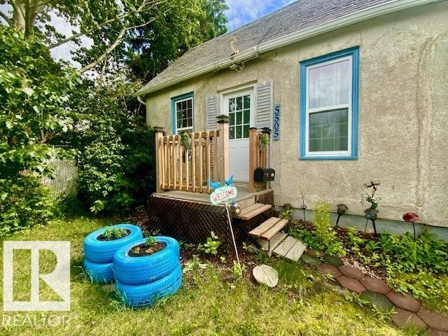 5505 45 Avenue, Wetaskiwin, AB