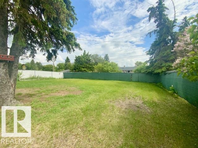 5505 45 Avenue, Wetaskiwin, AB