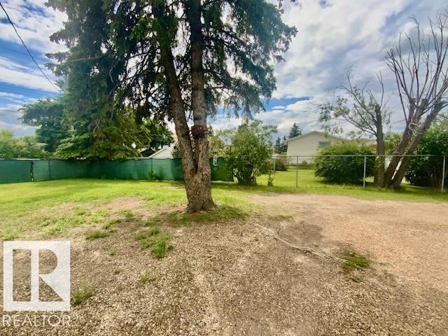 5505 45 Avenue, Wetaskiwin, AB