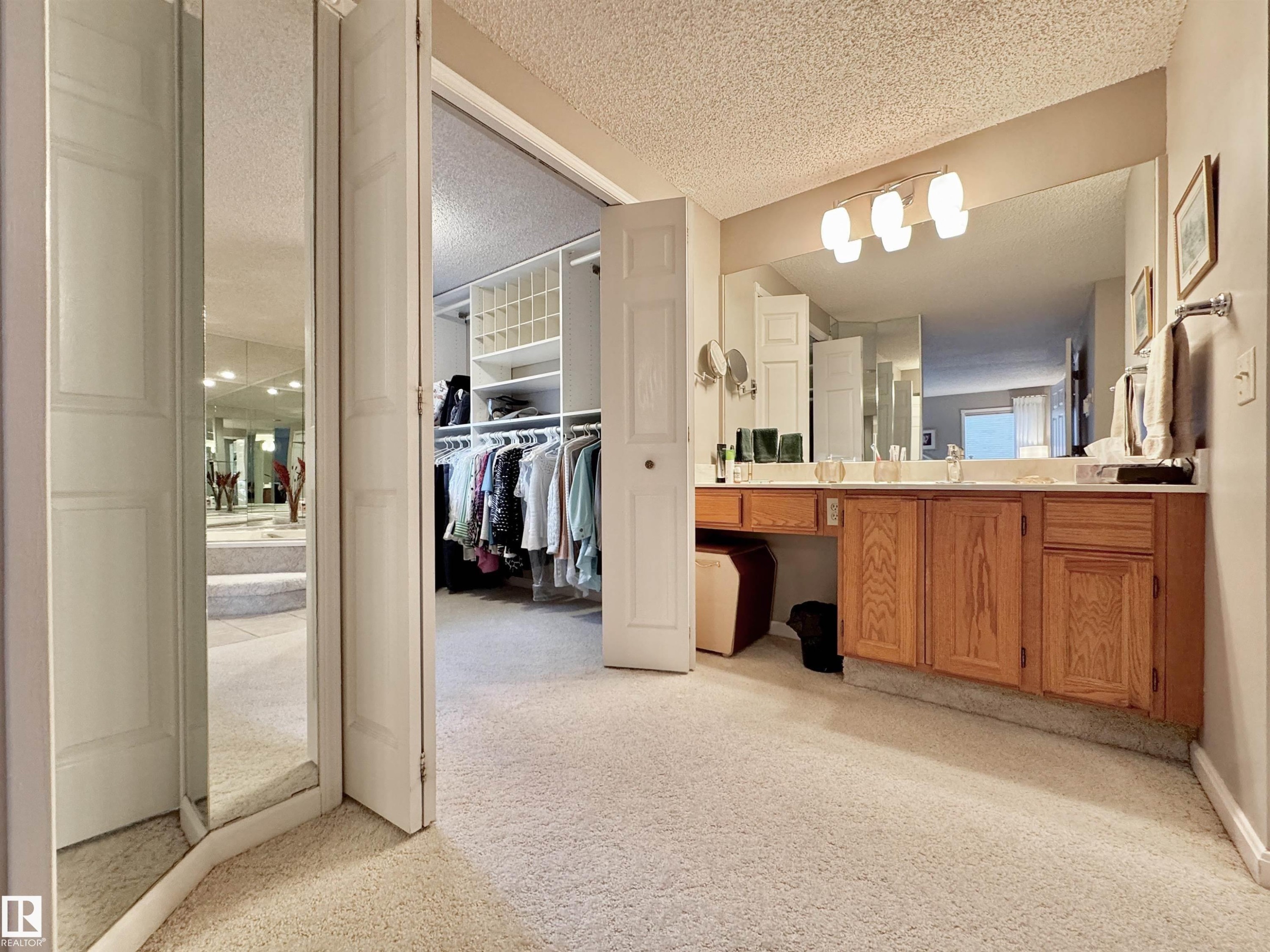 1057 109 Street Nw, Edmonton, AB - Indoor