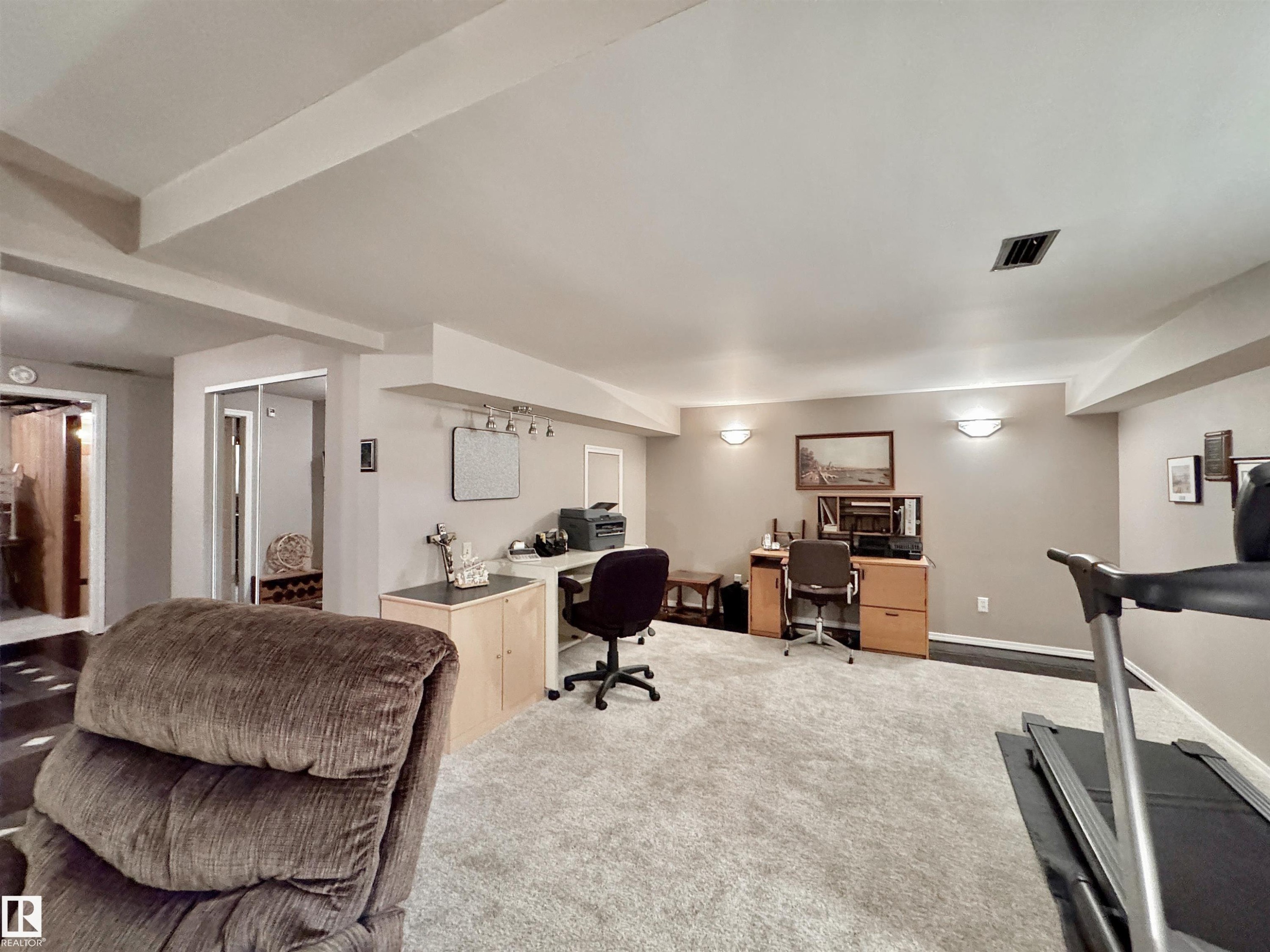 1057 109 Street Nw, Edmonton, AB - Indoor