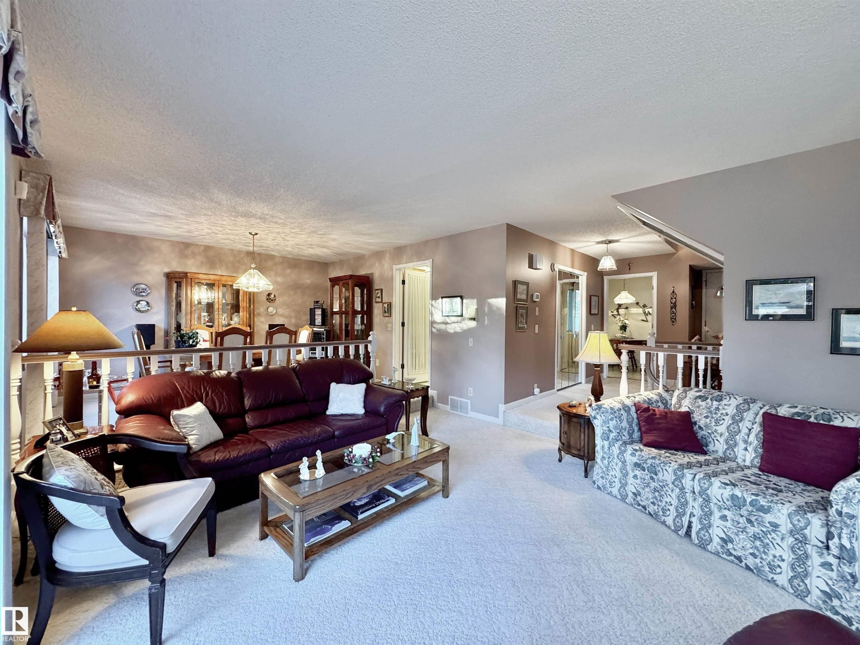 1057 109 Street Nw, Edmonton, AB - Indoor Photo Showing Living Room