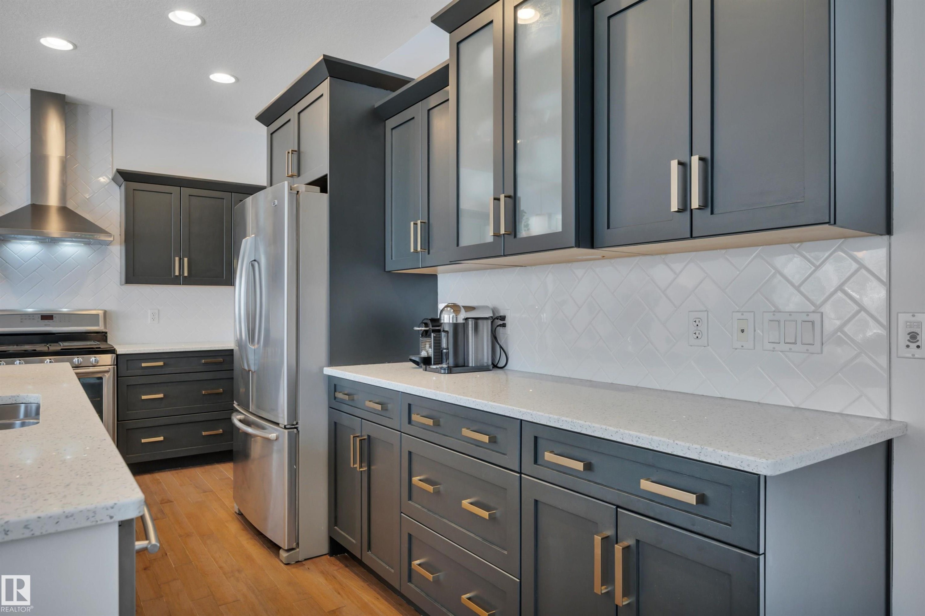 4231 Savaryn Drive, Edmonton, AB