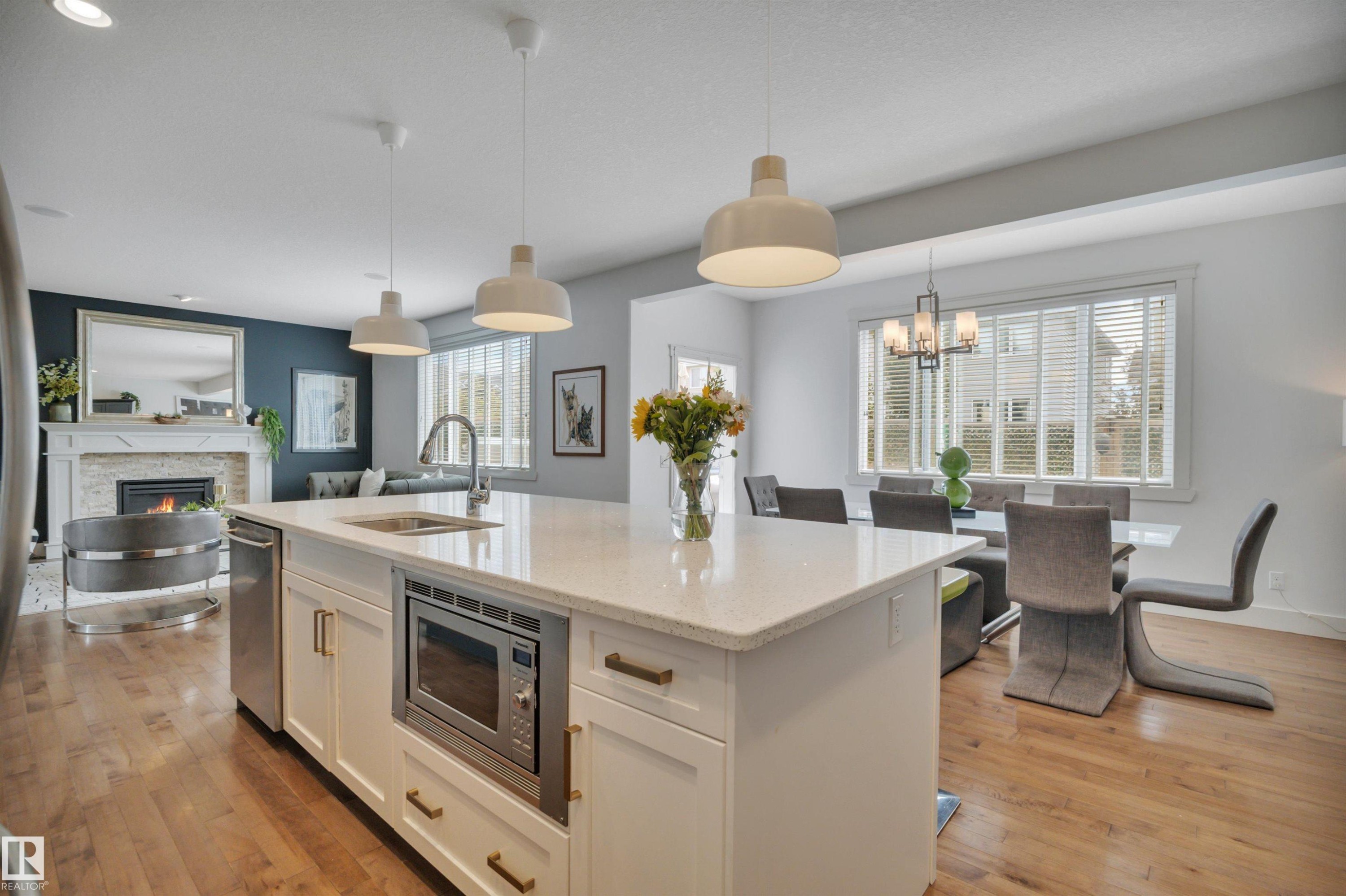 4231 Savaryn Drive, Edmonton, AB