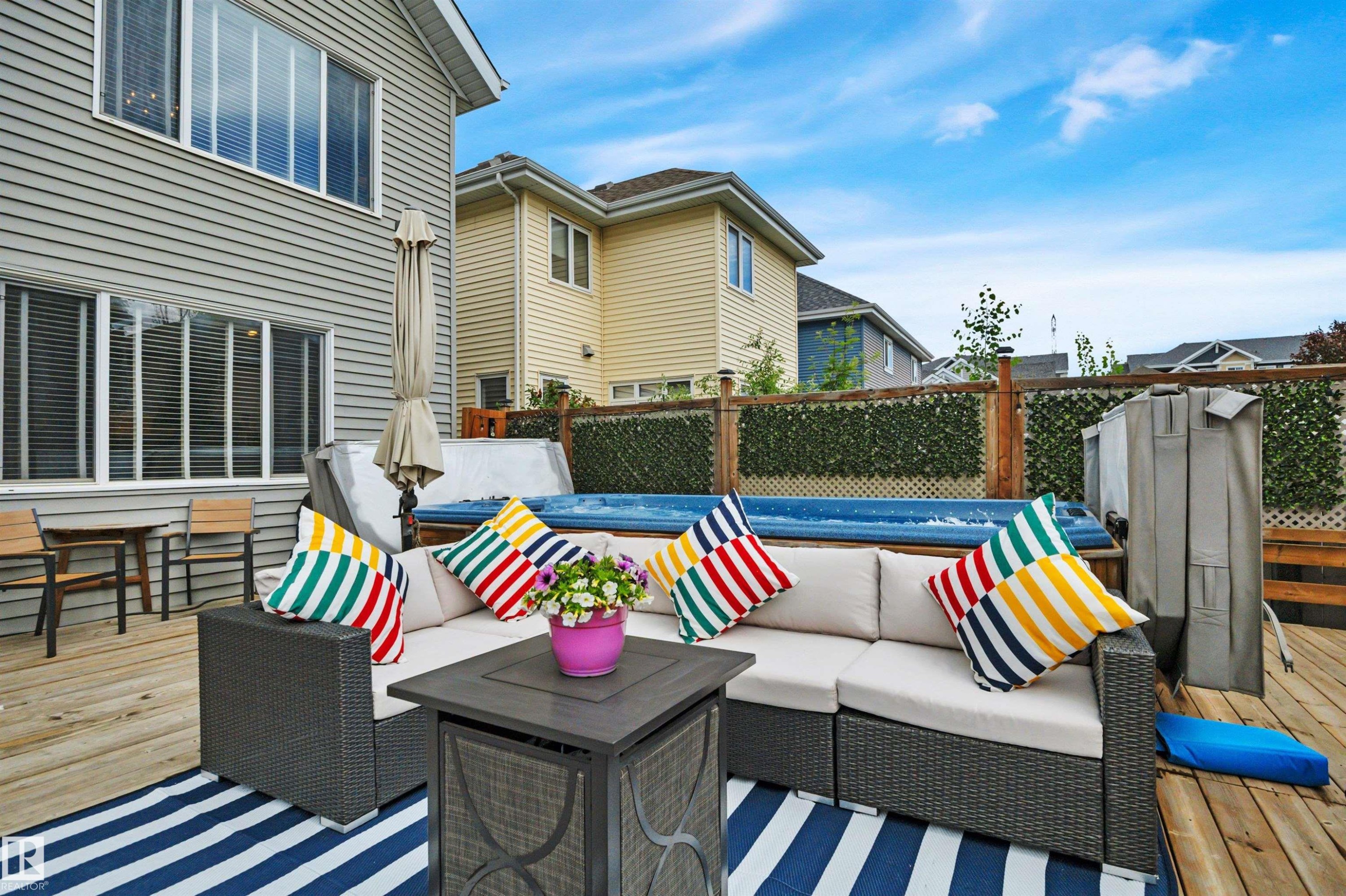 4231 Savaryn Drive, Edmonton, AB