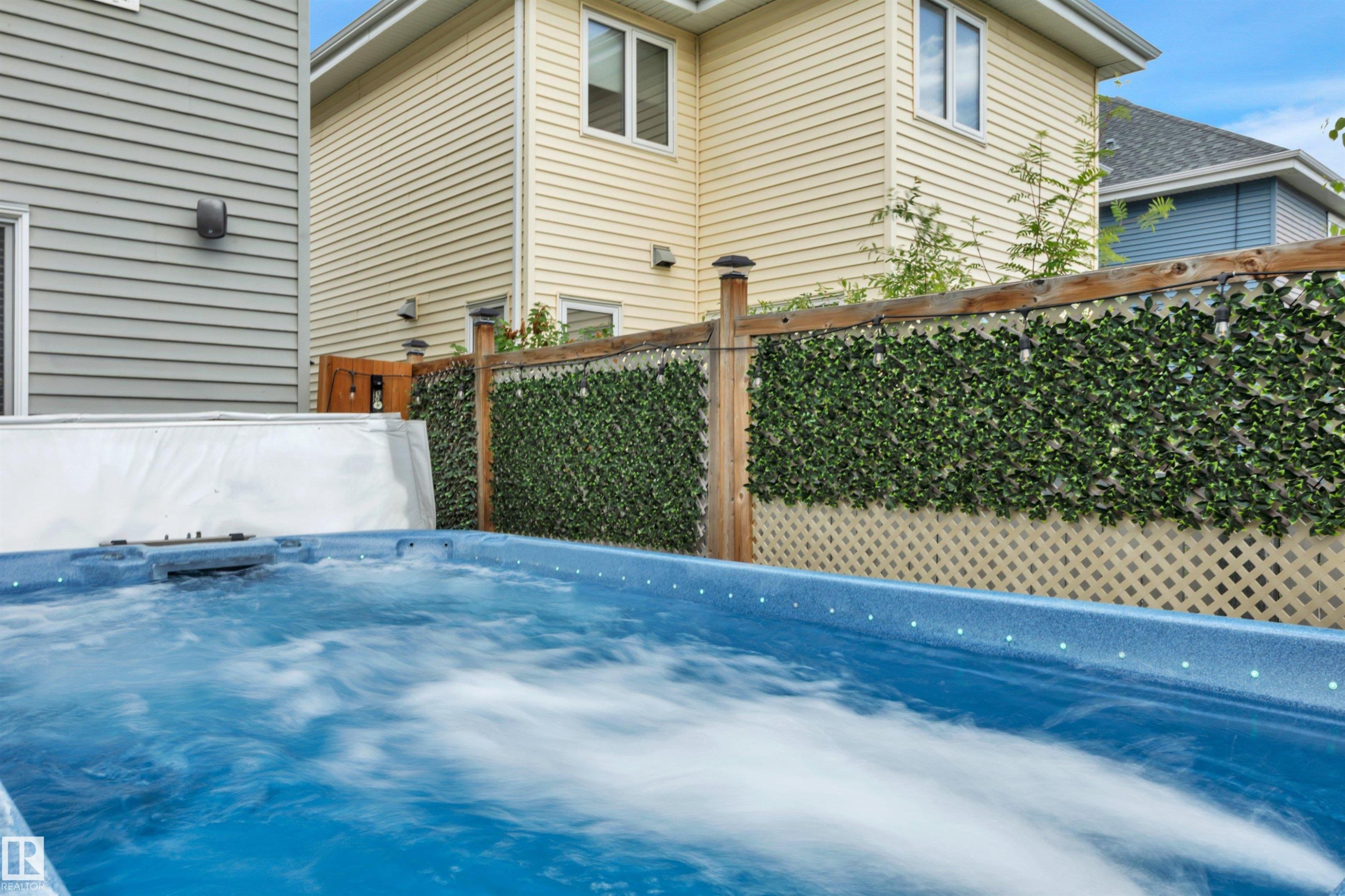 4231 Savaryn Drive, Edmonton, AB