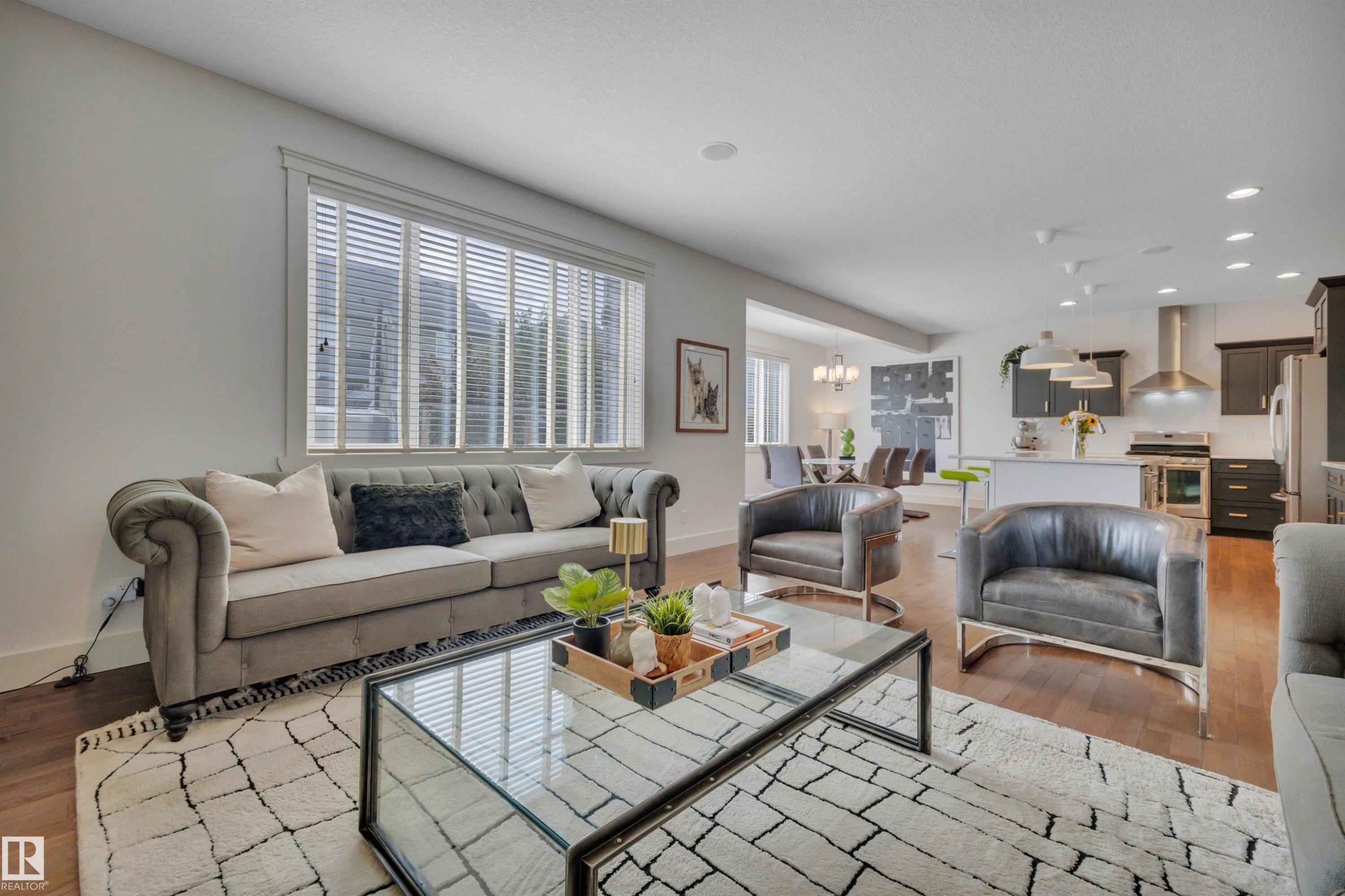 4231 Savaryn Drive, Edmonton, AB