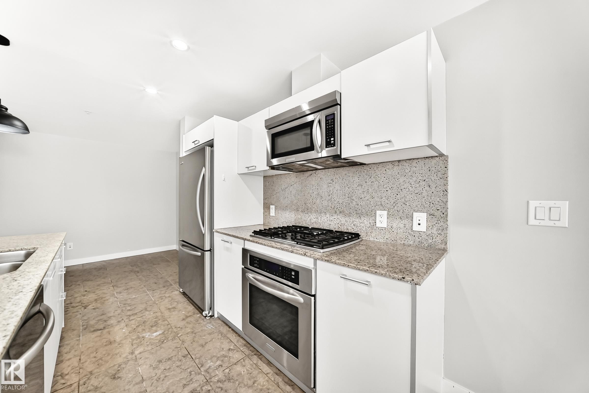 215 2510 109 Street, Edmonton, AB