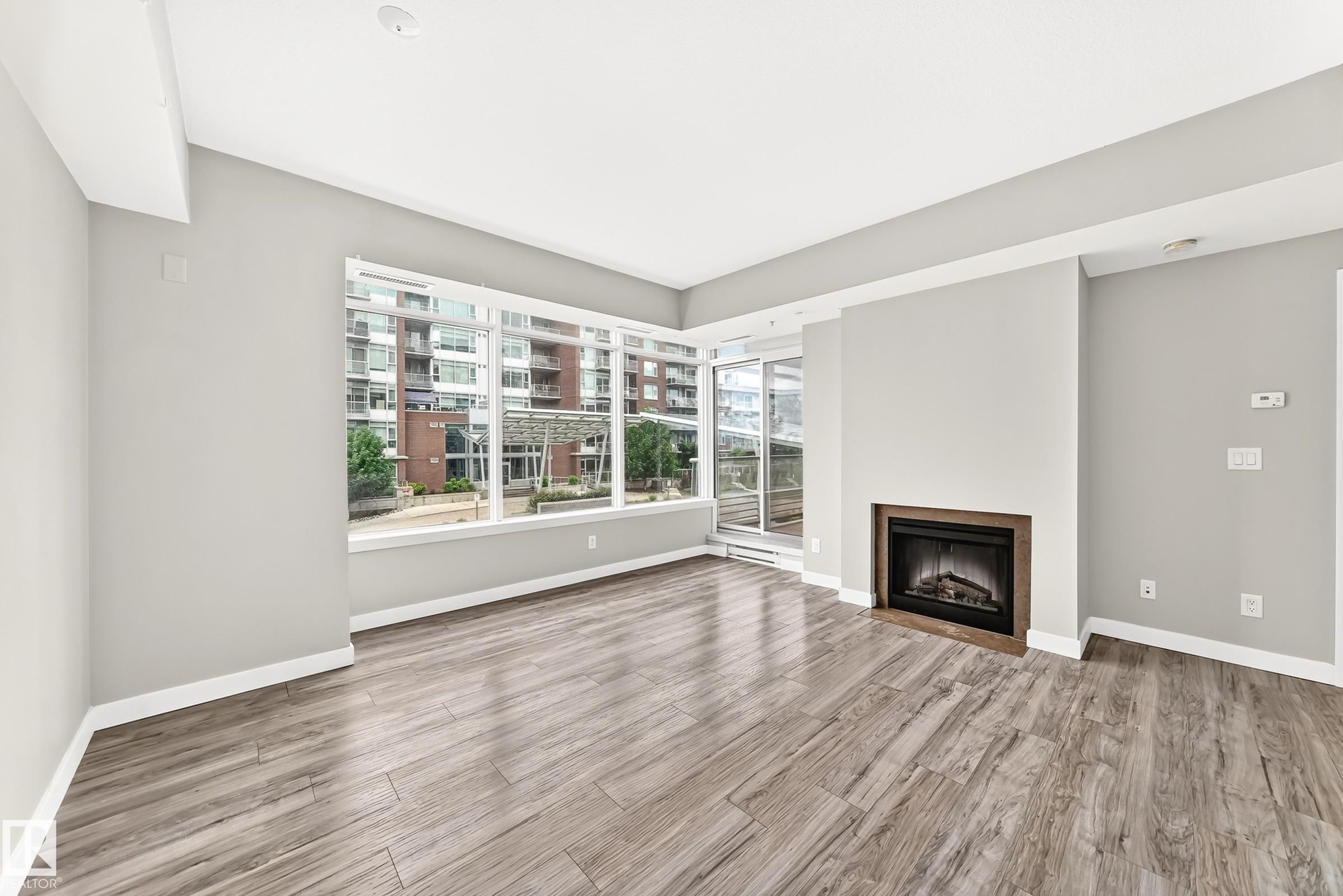 215 2510 109 Street, Edmonton, AB