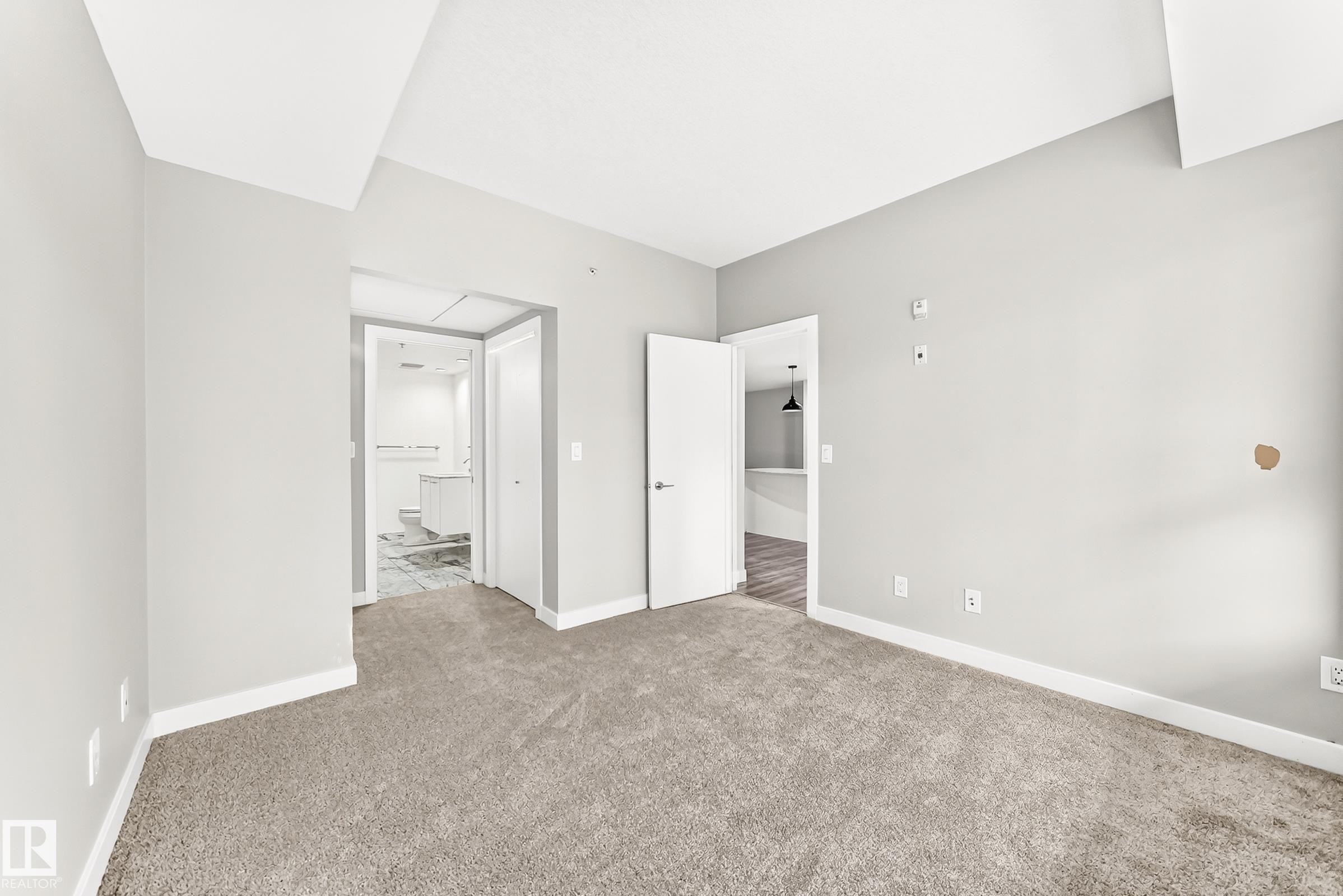 215 2510 109 Street, Edmonton, AB