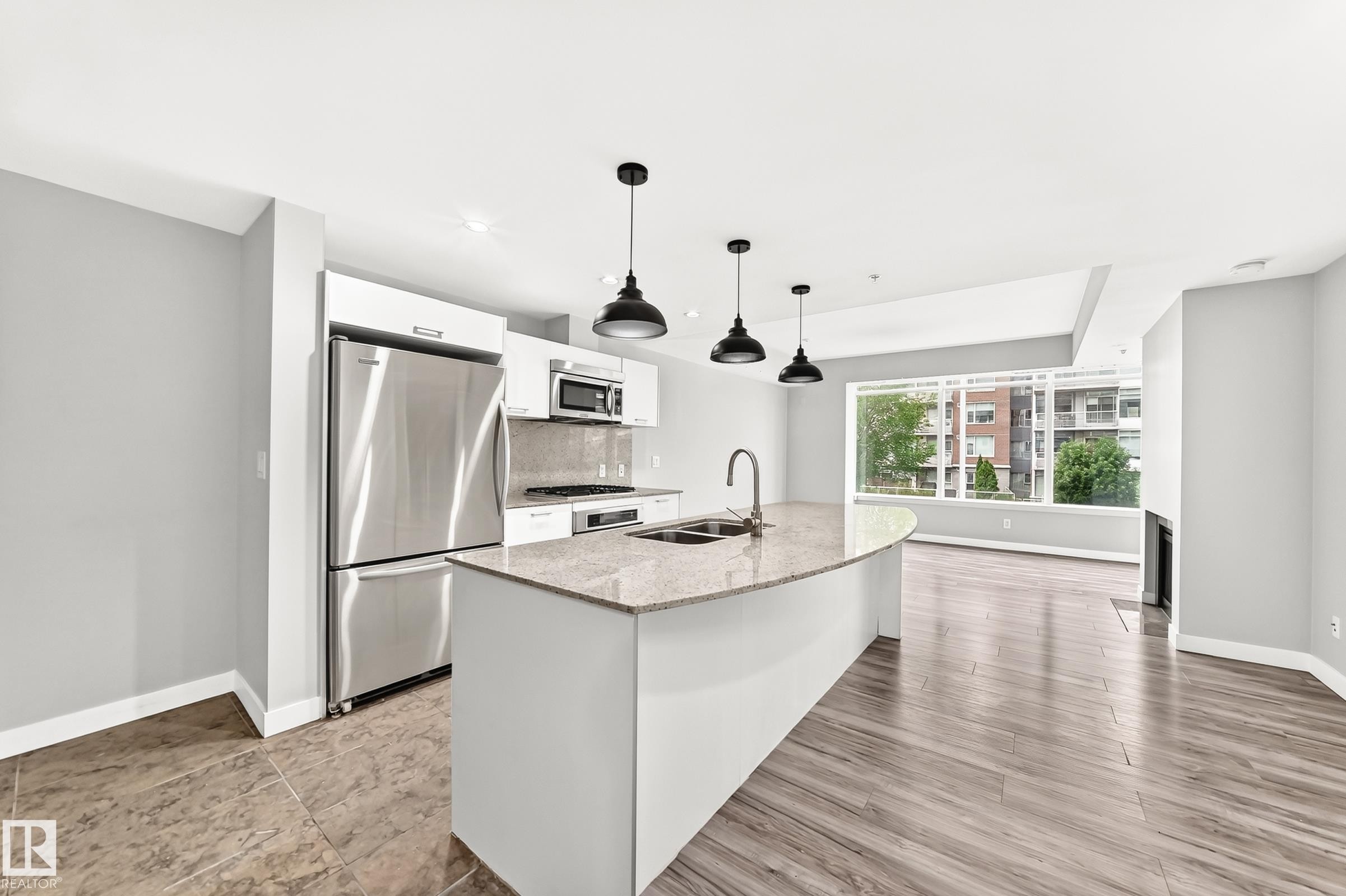 215 2510 109 Street, Edmonton, AB