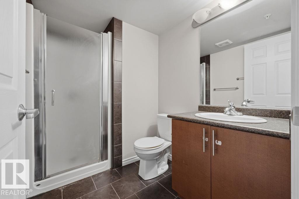 204 10118 106 Avenue, Edmonton, AB - Indoor Photo Showing Bathroom