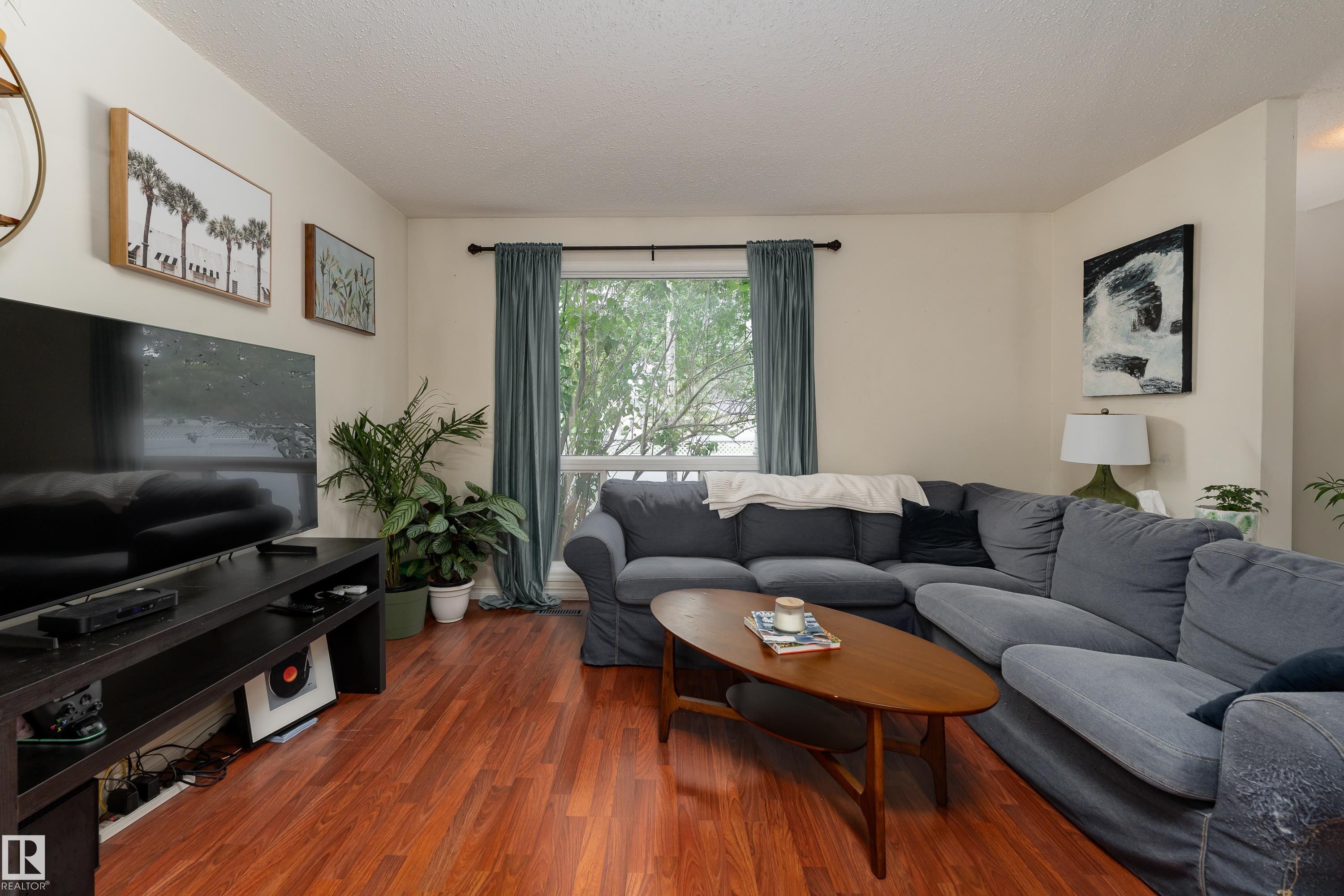 15217 54 Street, Edmonton, AB