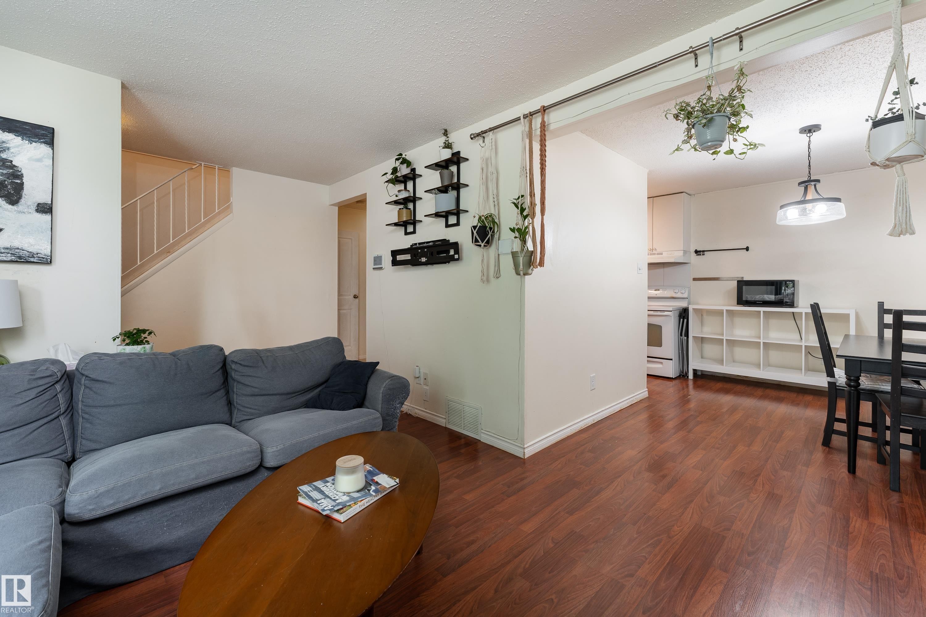 15217 54 Street, Edmonton, AB