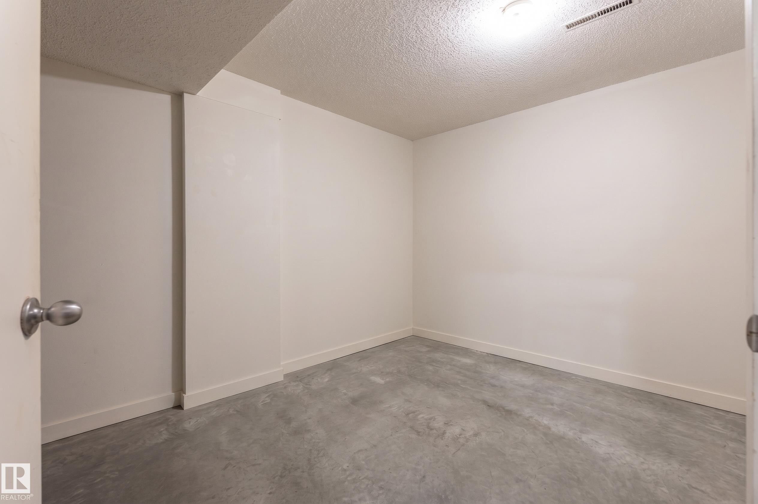 15217 54 Street, Edmonton, AB